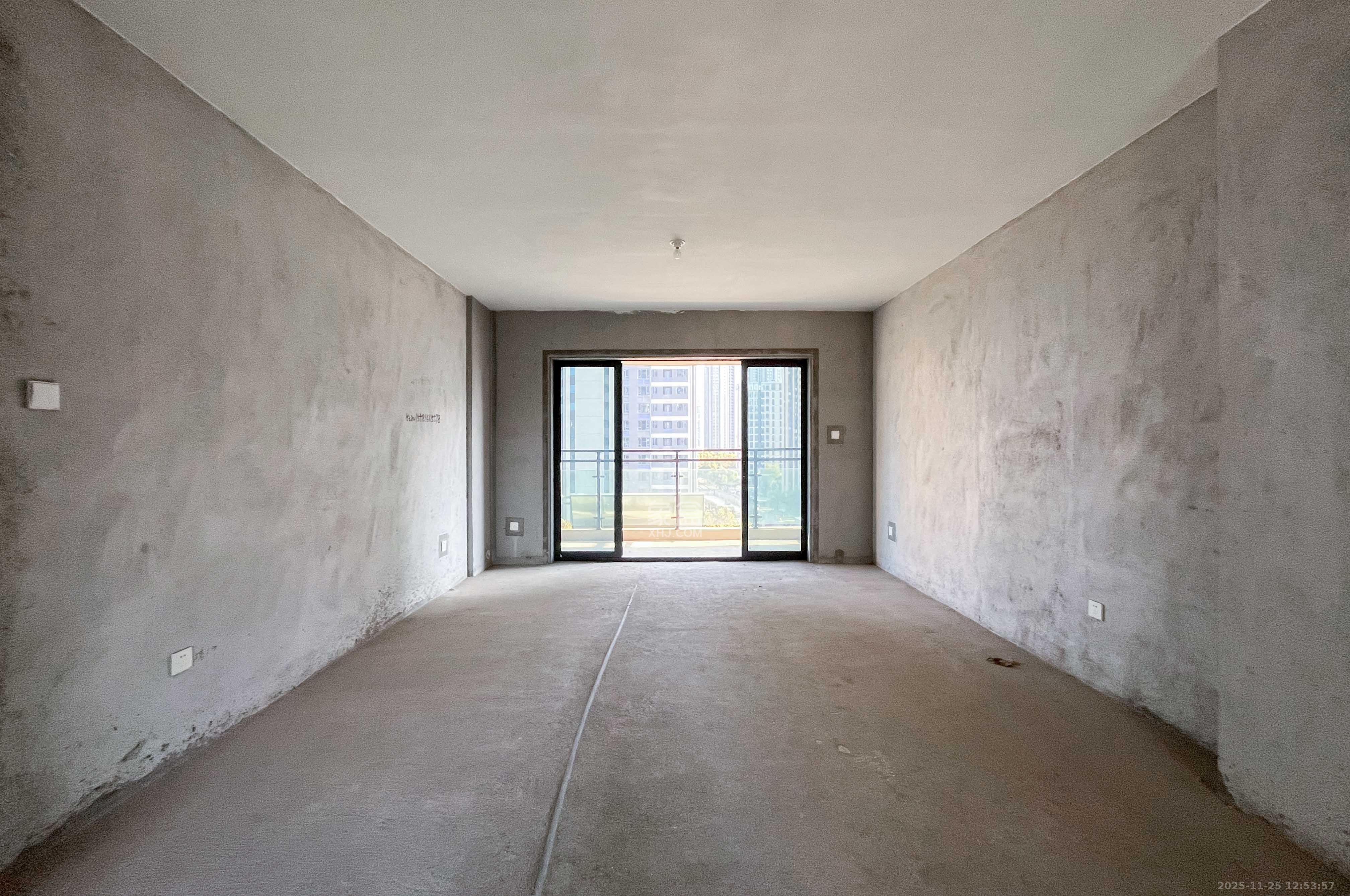 振业城四期  4室2厅2卫    216.0万