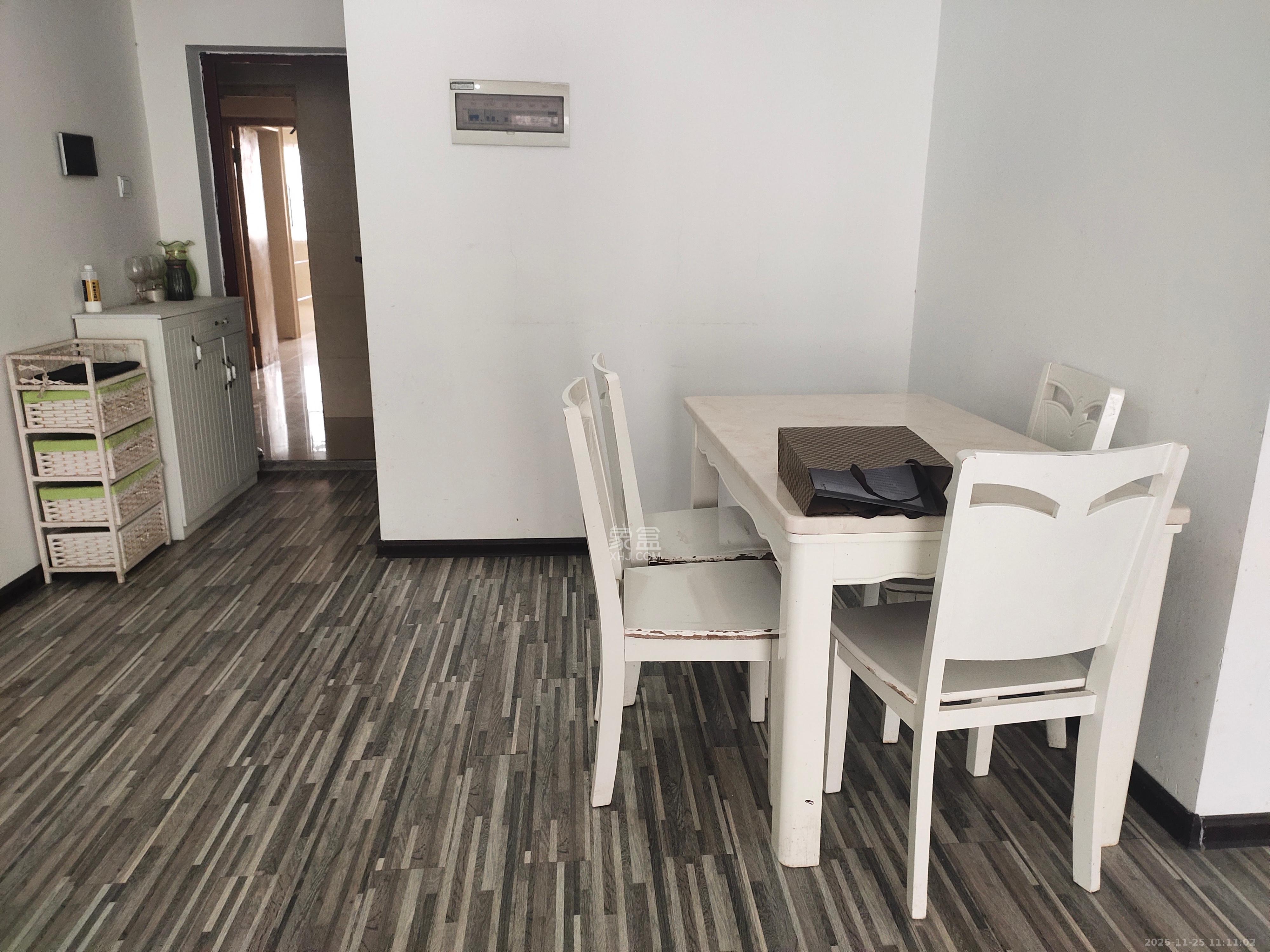 恒广国际景园一二区 2室2厅1卫 1900.0元/月 恒广国际景园一二区 2室2厅1卫 1900.0元/月室内图