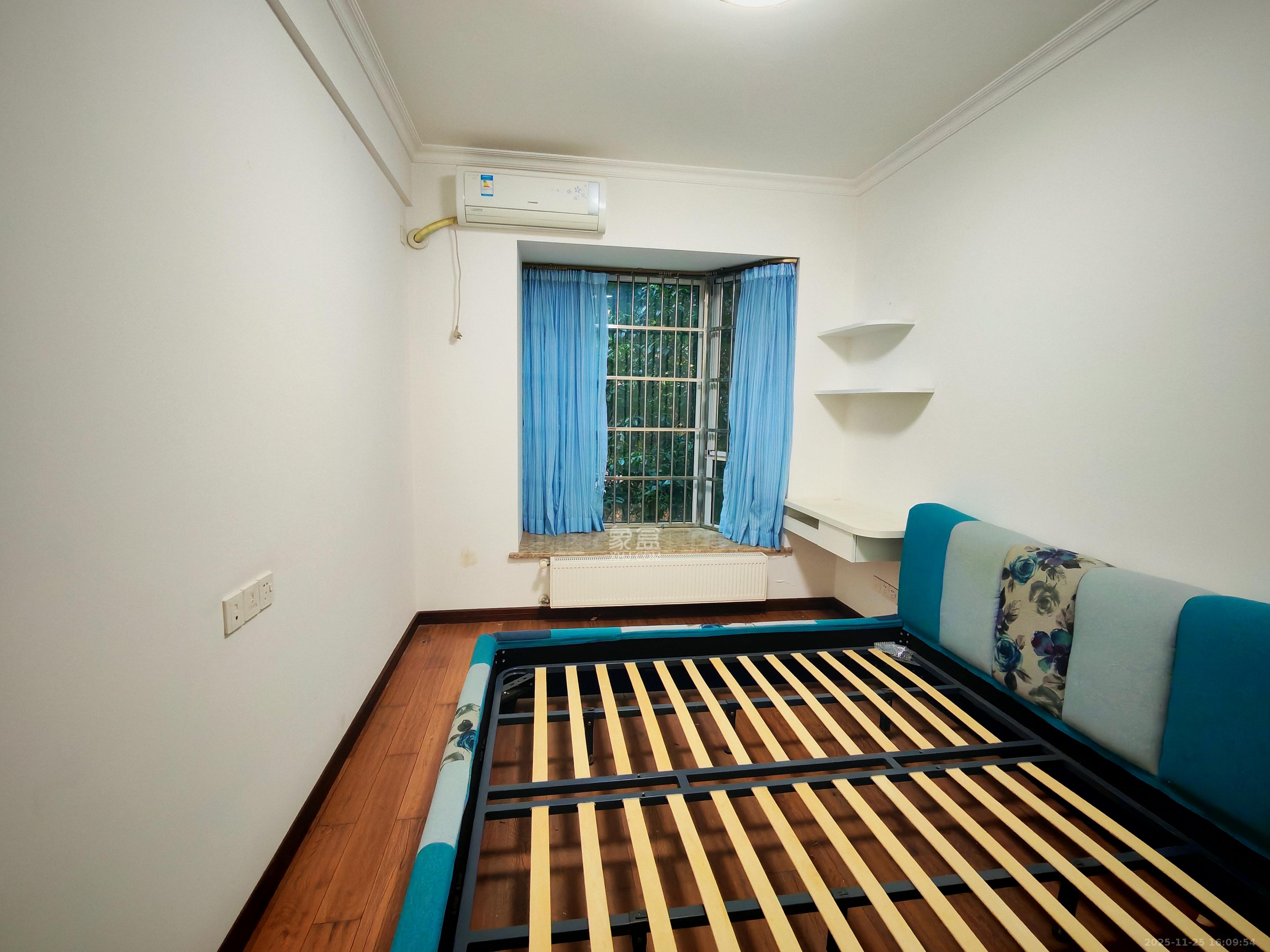 左岸春天  3室2厅2卫    3000.0元/月室内图