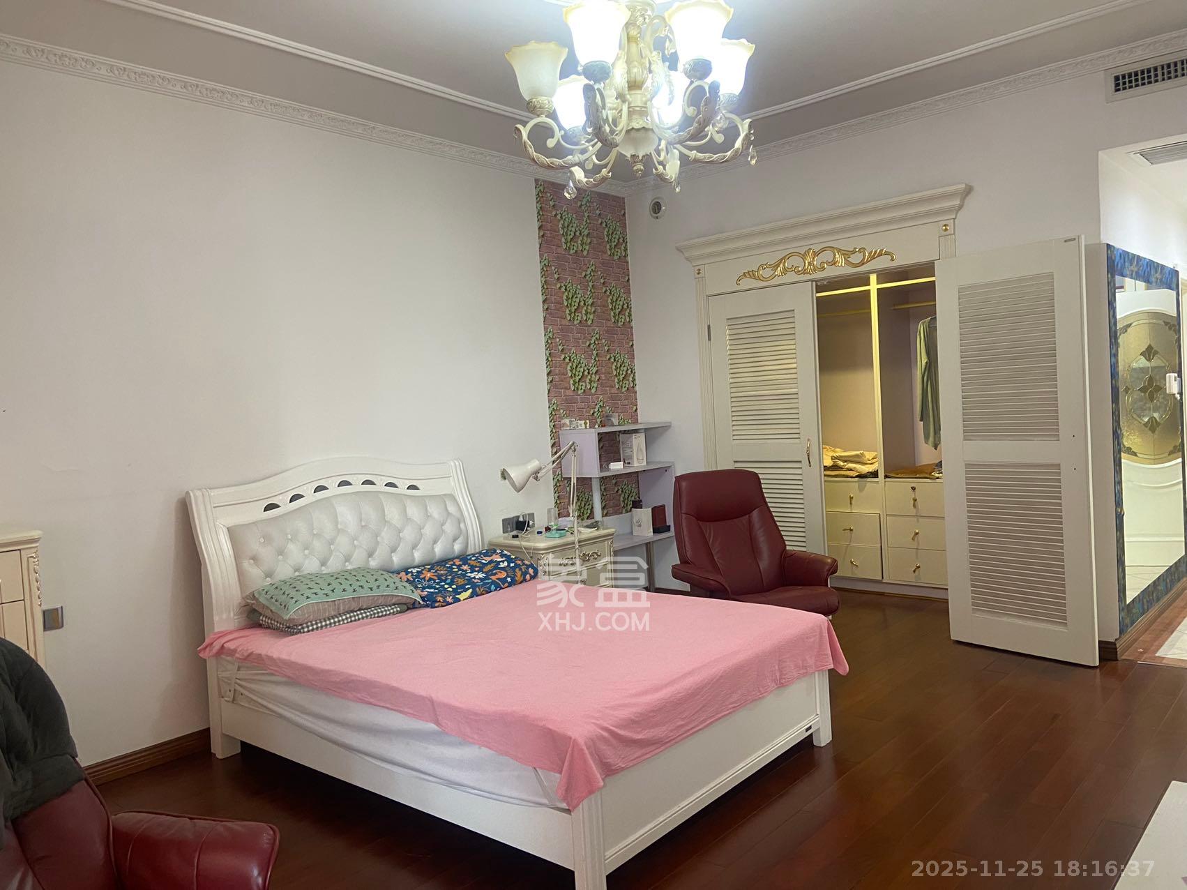 藏珑湖上国际花园 5室2厅3卫 10000.0元/月 藏珑湖上国际花园 5室2厅3卫 10000.0元/月室内图