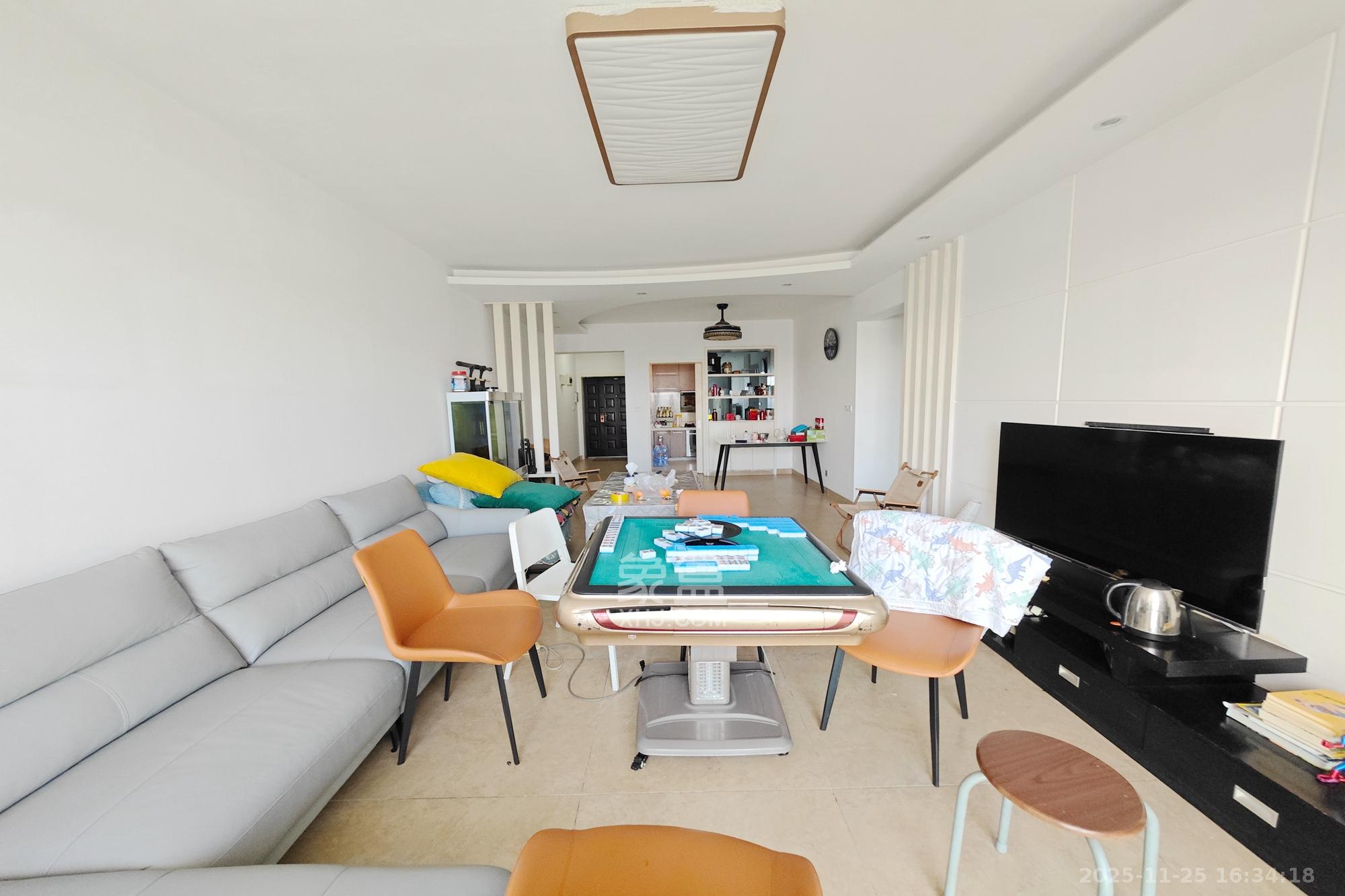 新城新世界一二三期  3室2厅2卫    90.0万