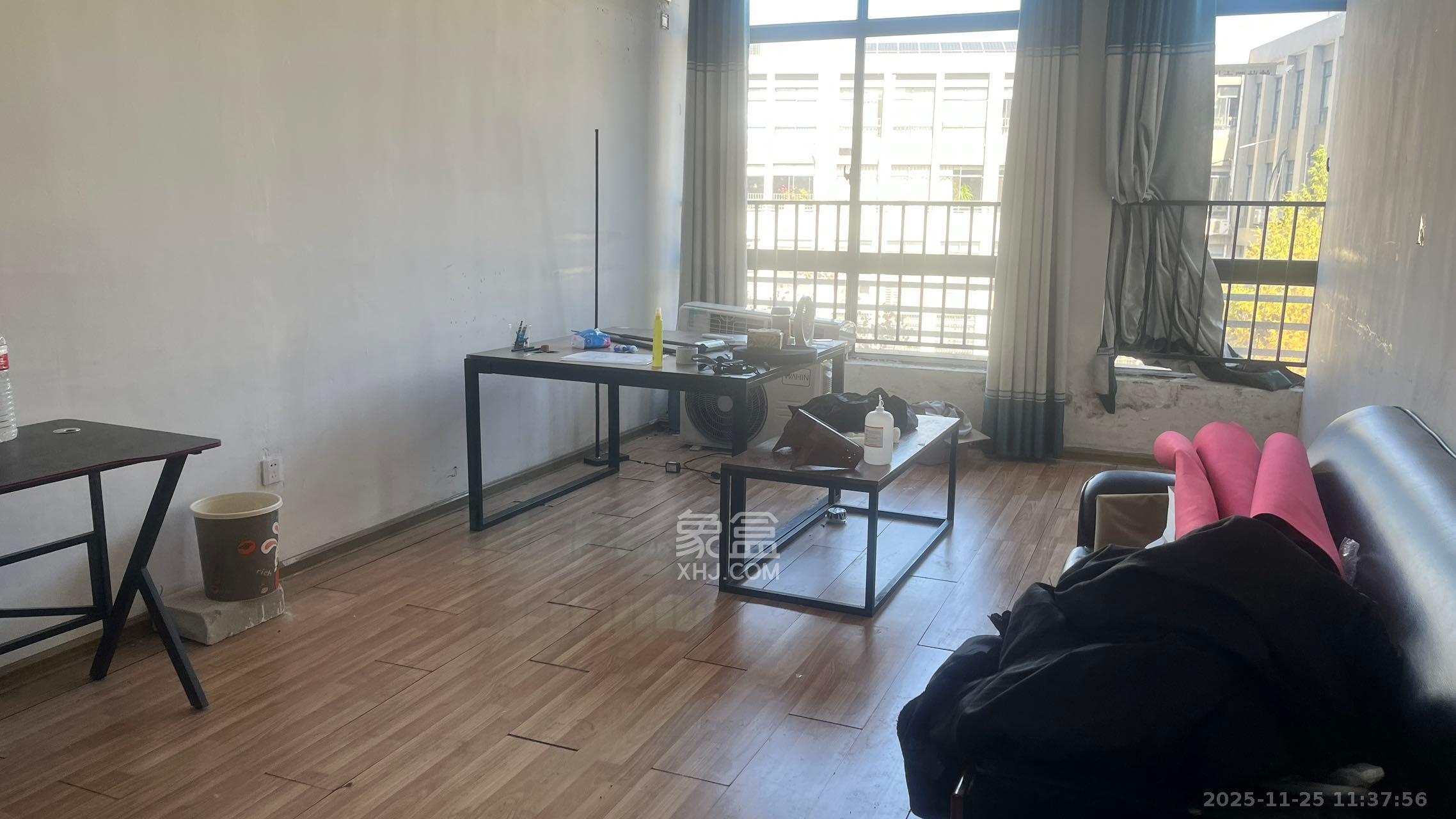 国际企业中心   491.21㎡      9000.0元/月室内图