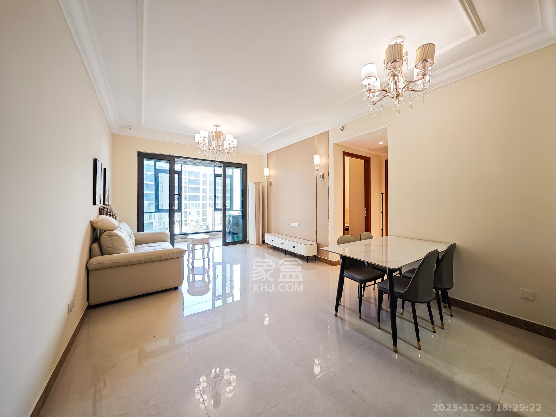 恒大御景天下城二期 3室2厅1卫 75.0万 恒大御景天下城二期 3室2厅1卫 75.0万客厅