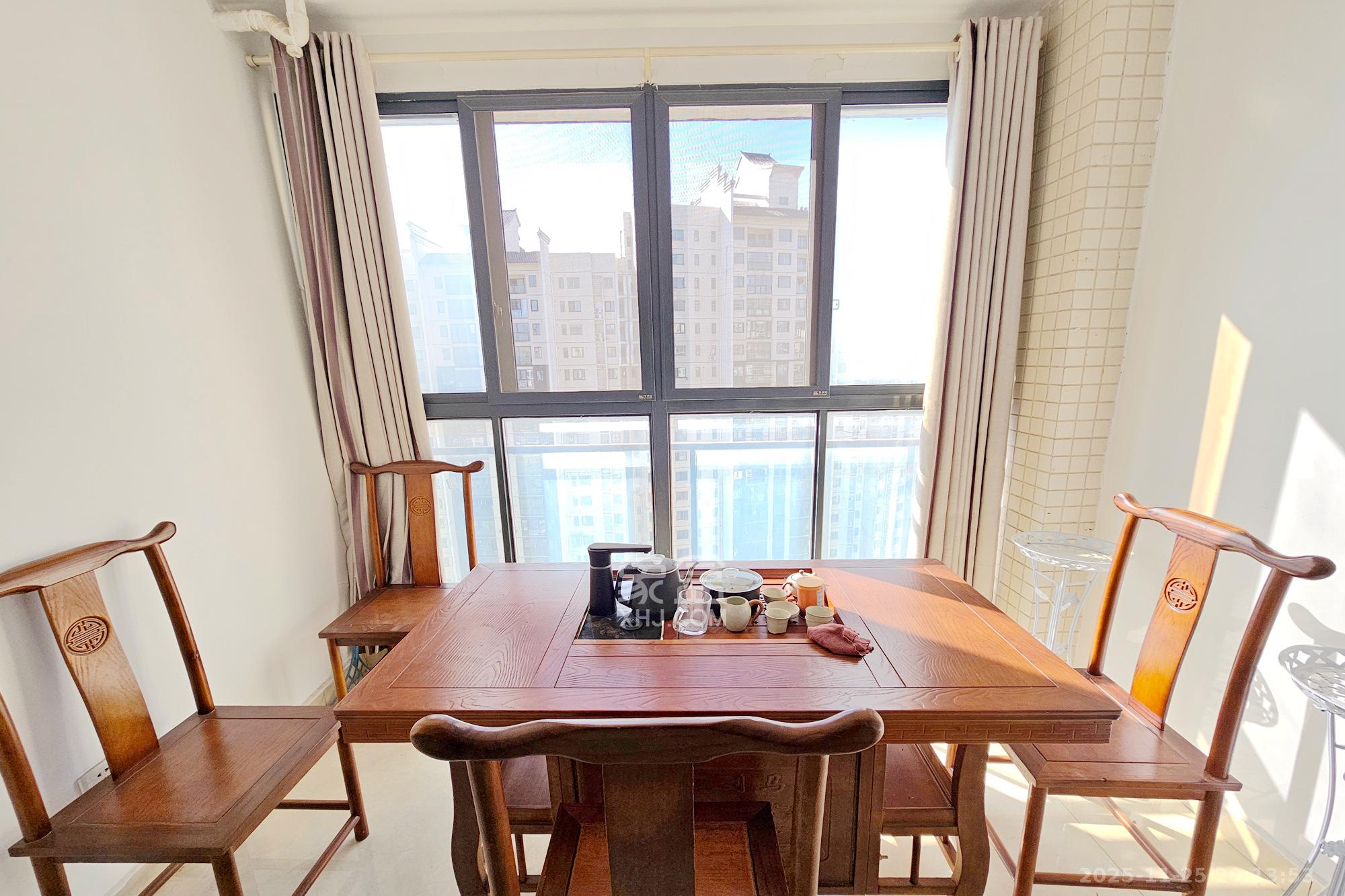 嘉宇盛世华章 3室2厅1卫 115.0万 嘉宇盛世华章 3室2厅1卫 115.0万客厅