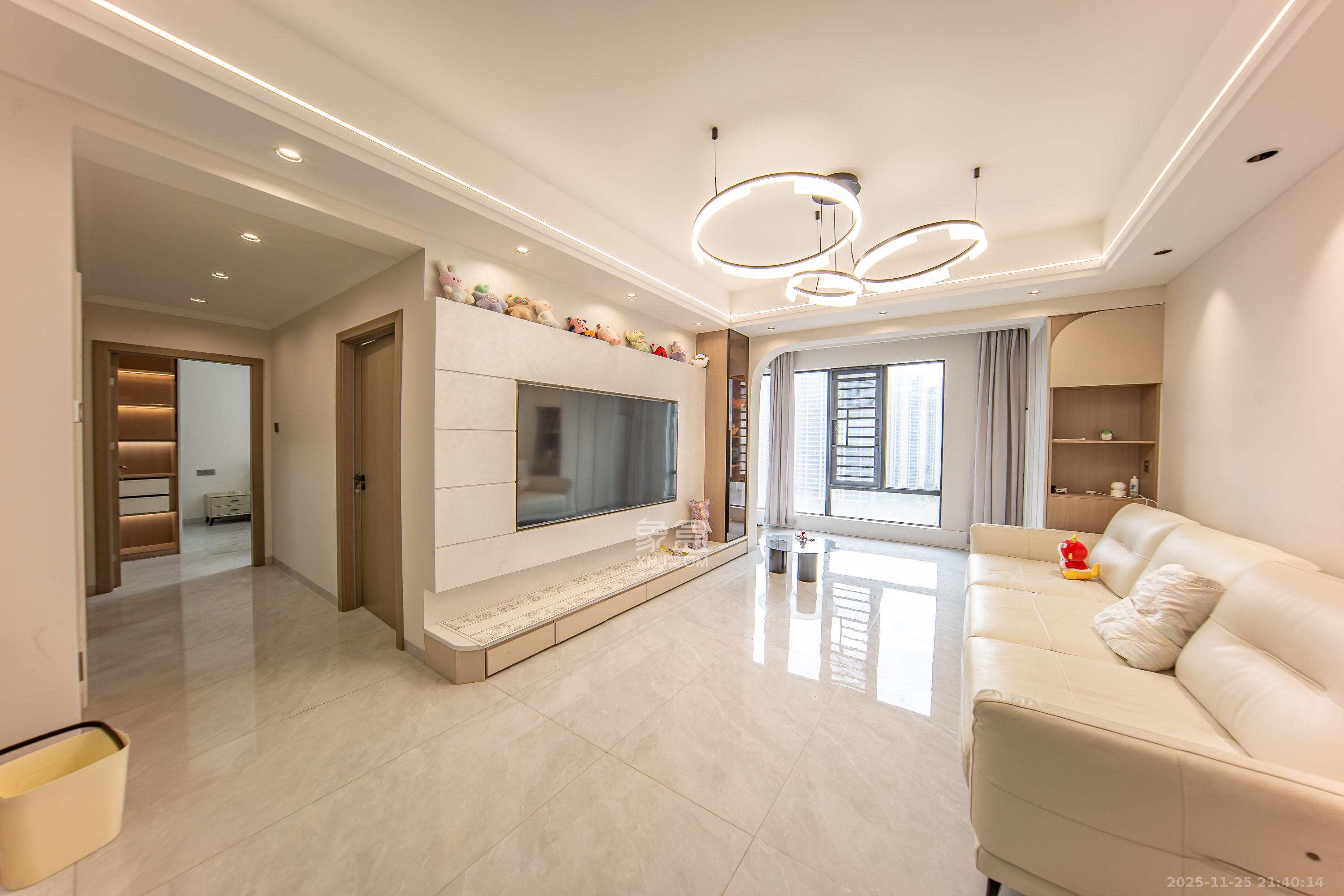 建投象山国际 3室2厅1卫 132.0万 建投象山国际 3室2厅1卫 132.0万客厅