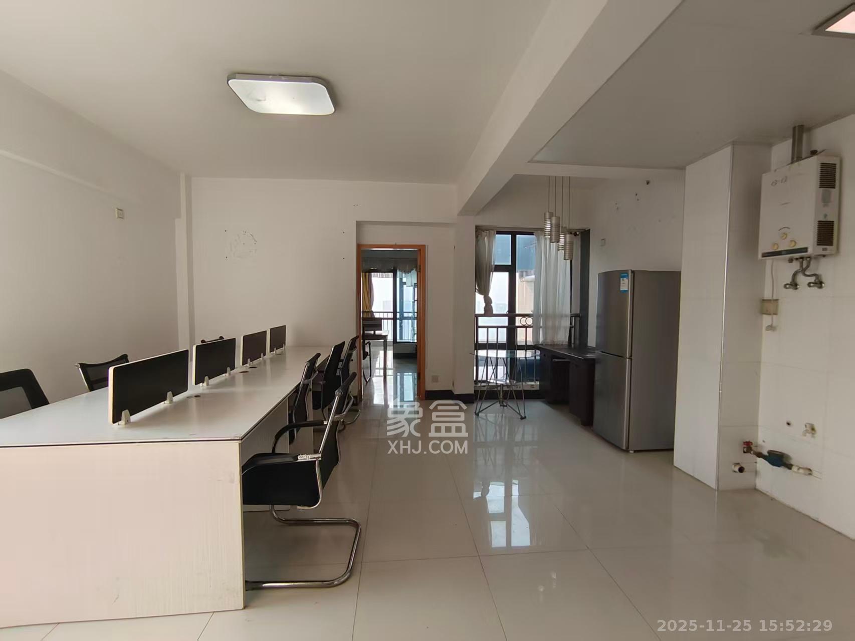 BOBO天下城(CTA财富中心) 1室2厅1卫 1800.0元/月 BOBO天下城(CTA财富中心) 1室2厅1卫 1800.0元/月室内图