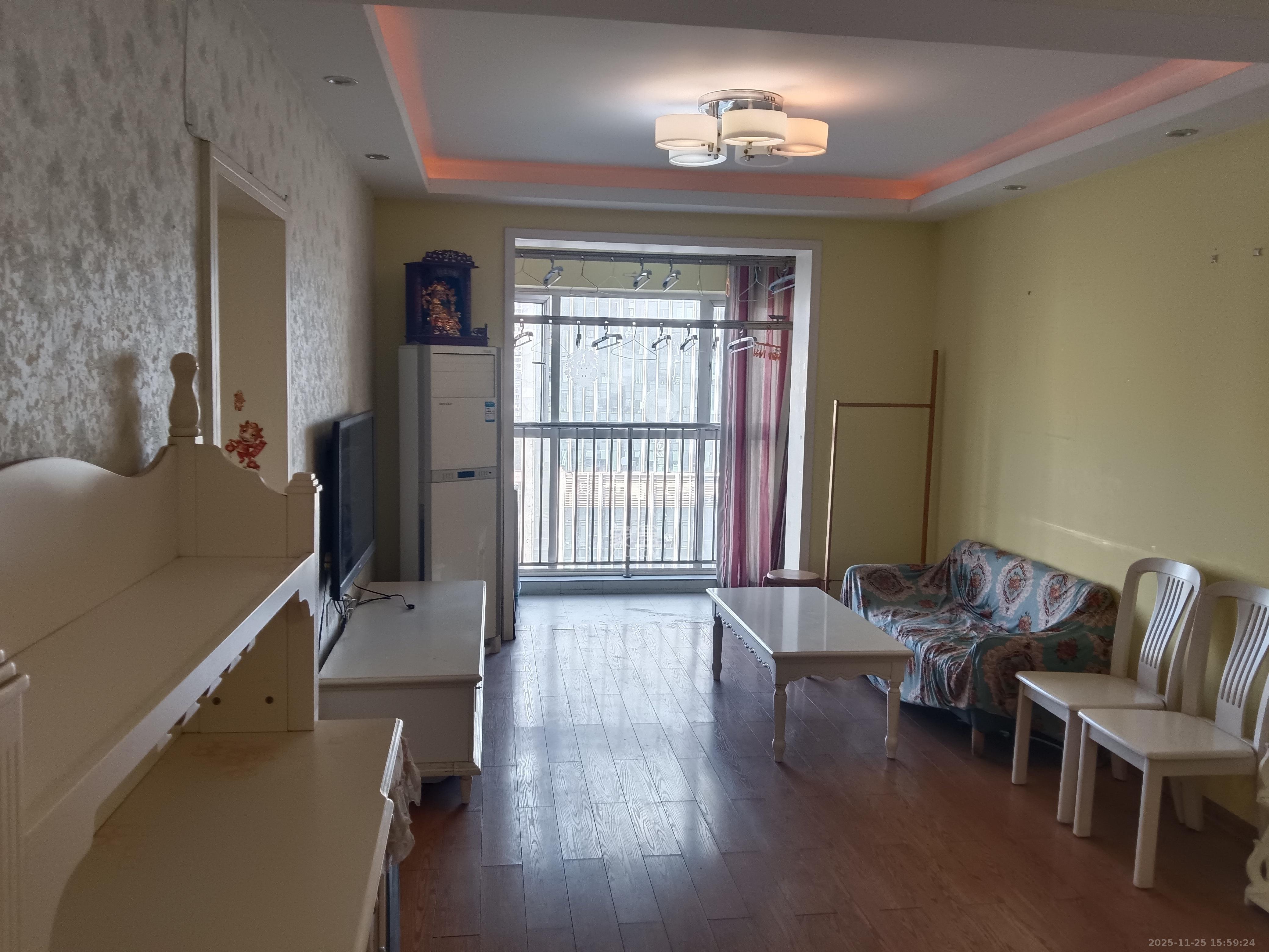 左岸右岸 2室1厅1卫 2200.0元/月 左岸右岸 2室1厅1卫 2200.0元/月室内图