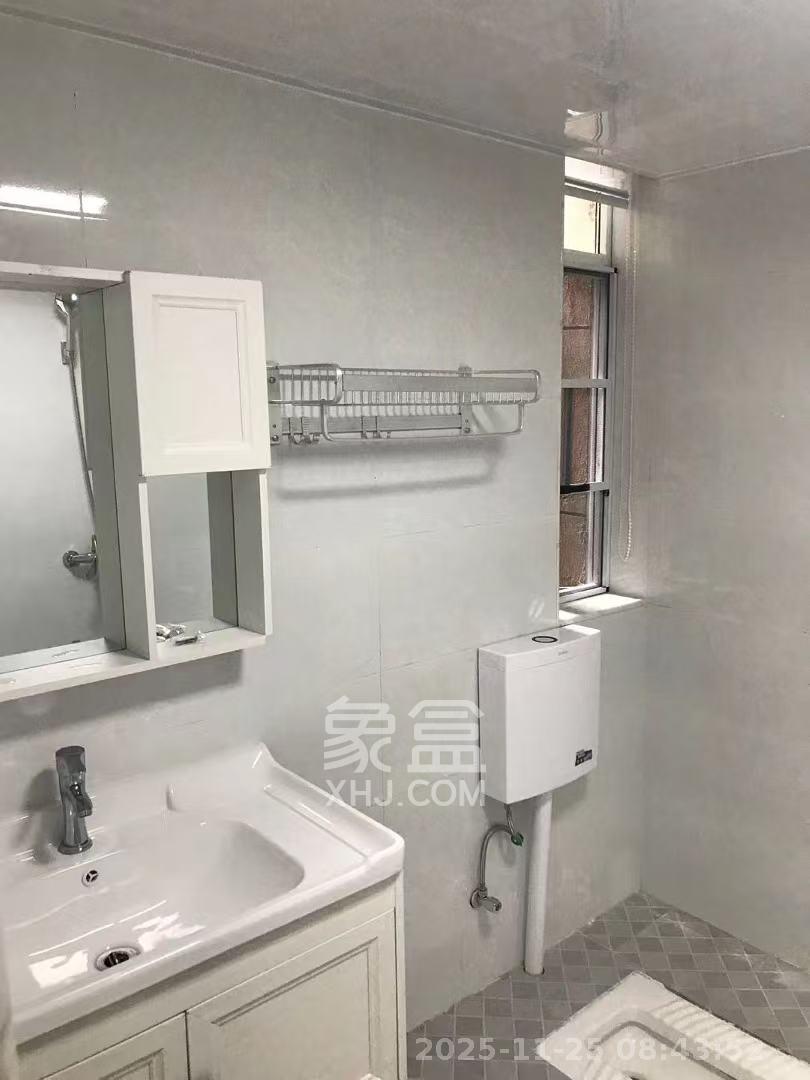 嘉宇银杉(嘉宇西苑) 3室1厅1卫 2200.0元/月 嘉宇银杉(嘉宇西苑) 3室1厅1卫 2200.0元/月室内图