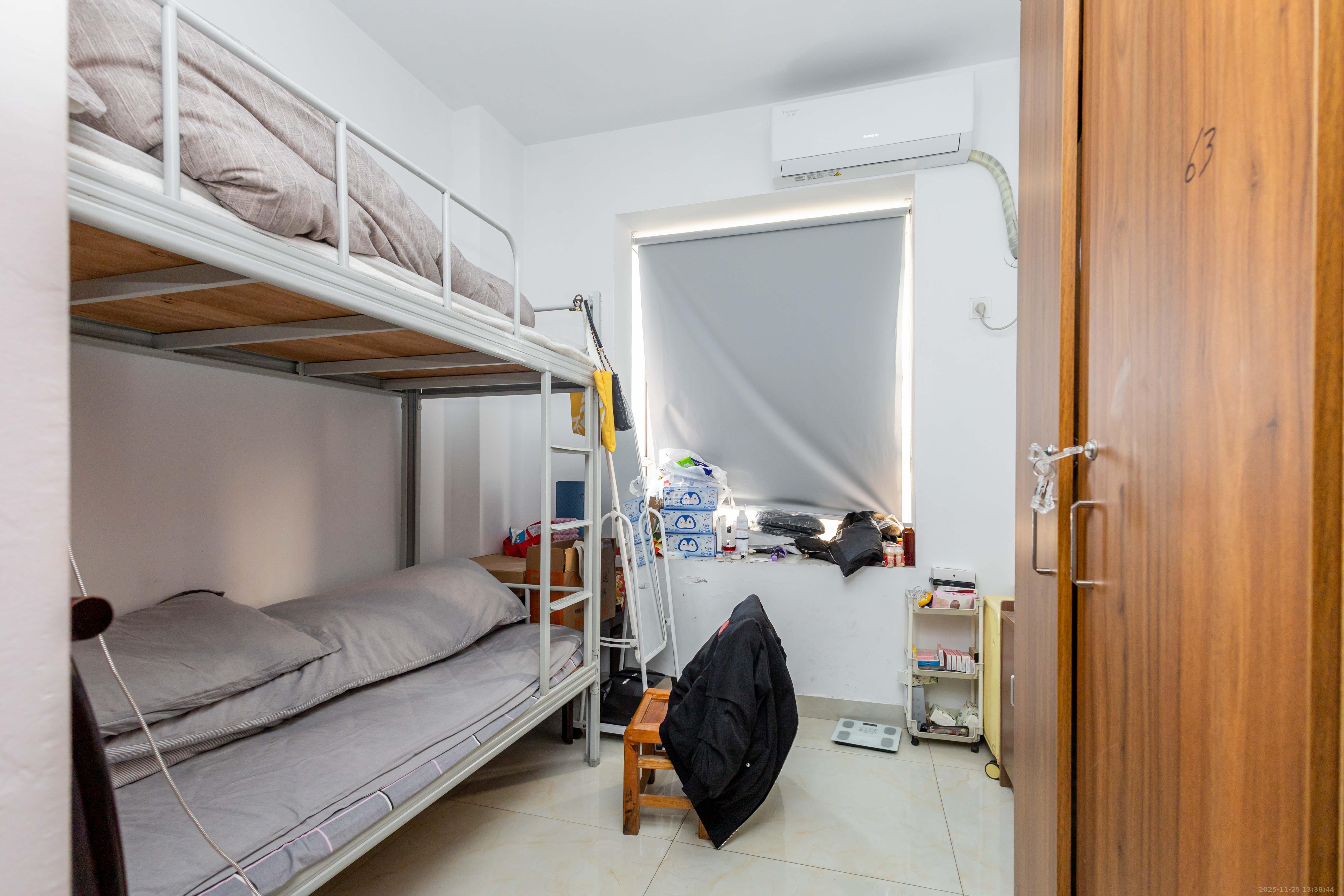 东门尚苑  5室2厅2卫    128.0万卧室