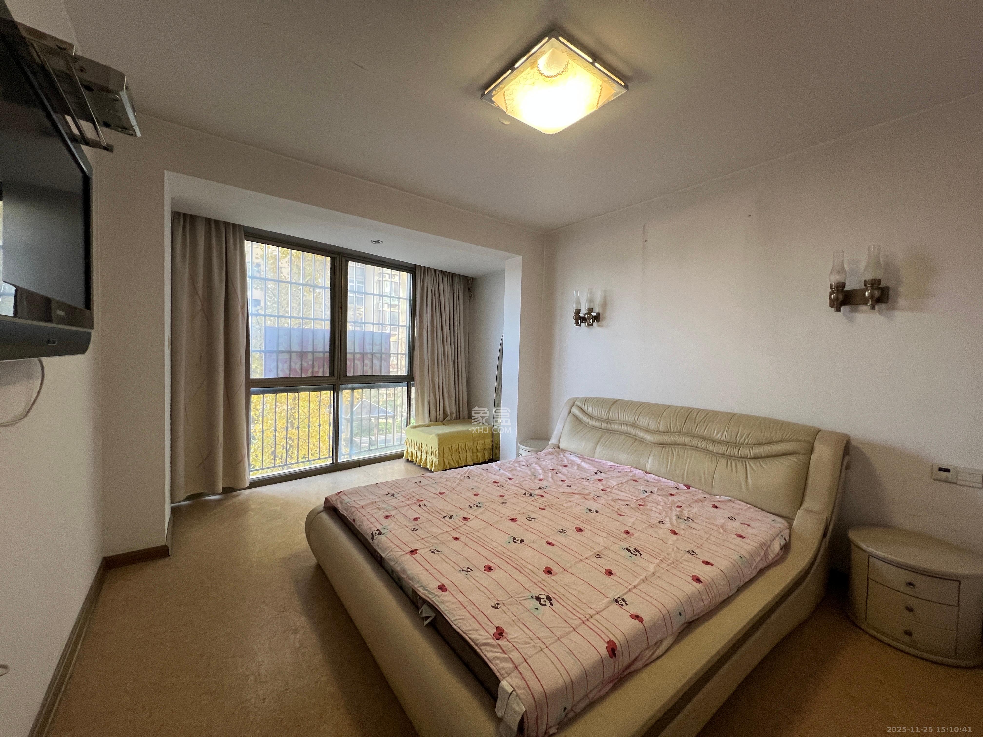 金色比华利 4室2厅1卫 2400.0元/月 金色比华利 4室2厅1卫 2400.0元/月室内图