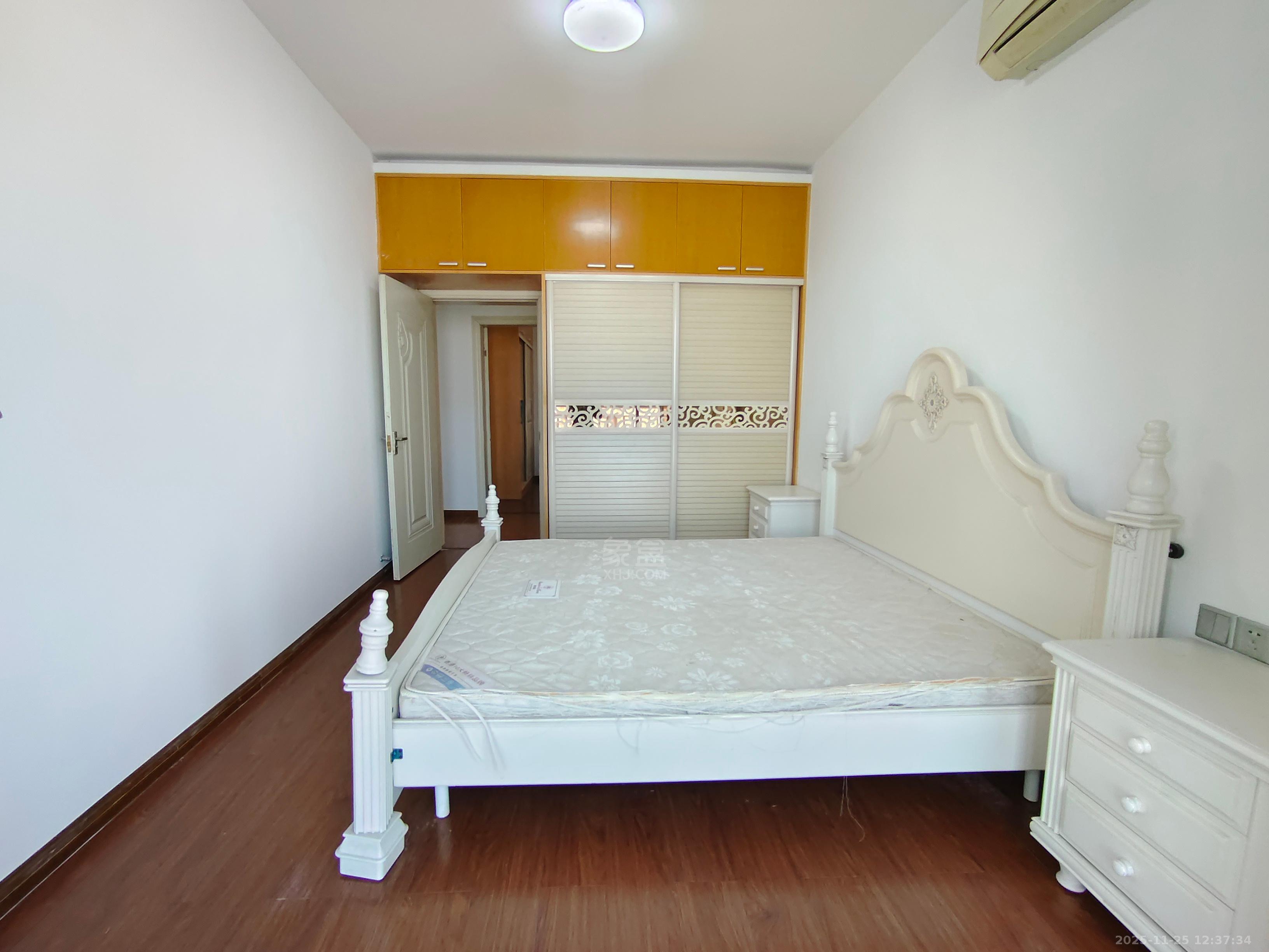 新城首座 3室2厅2卫 1600.0元/月 新城首座 3室2厅2卫 1600.0元/月室内图