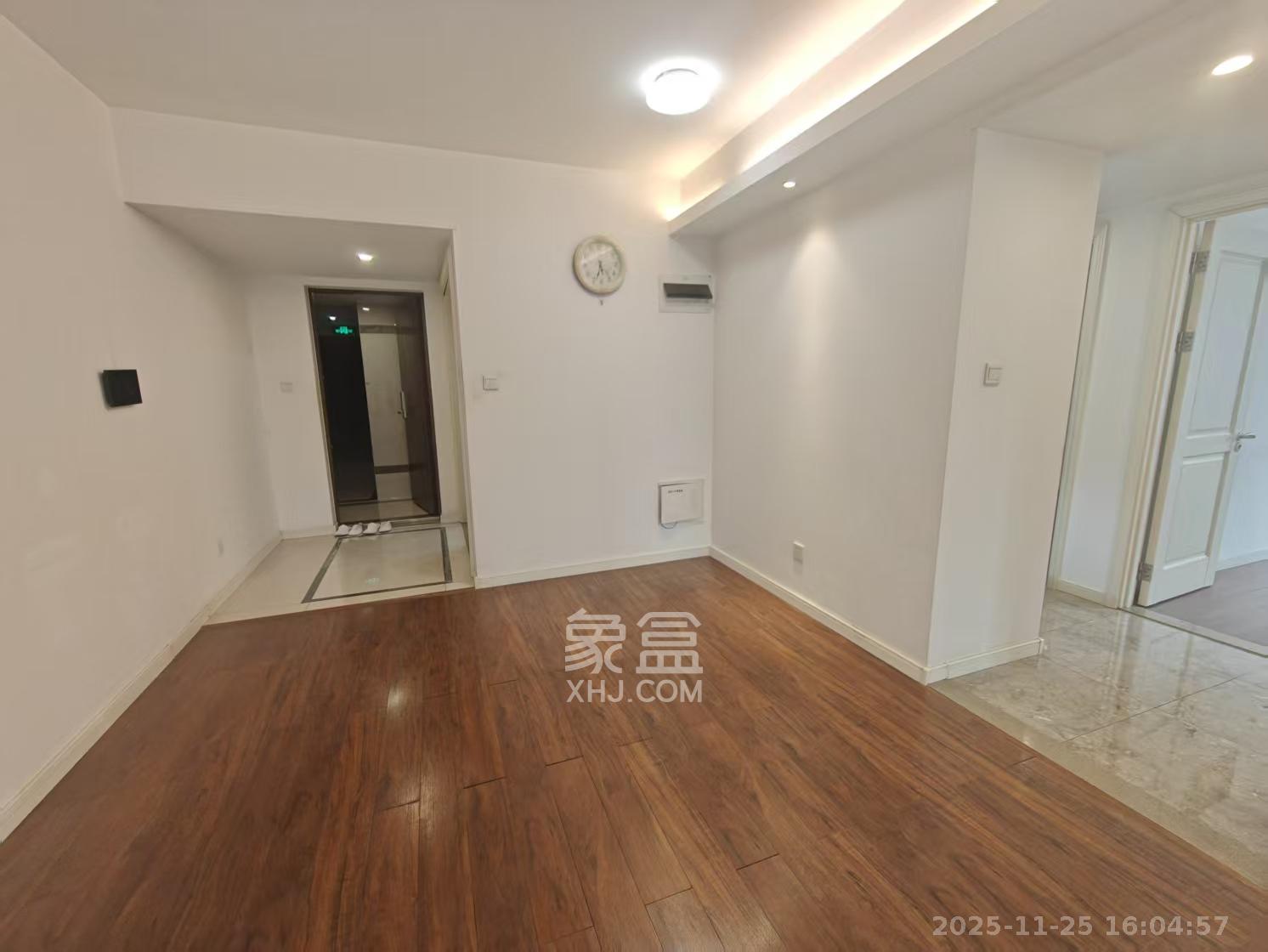 万科金域蓝湾  3室2厅2卫    3000.0元/月室内图