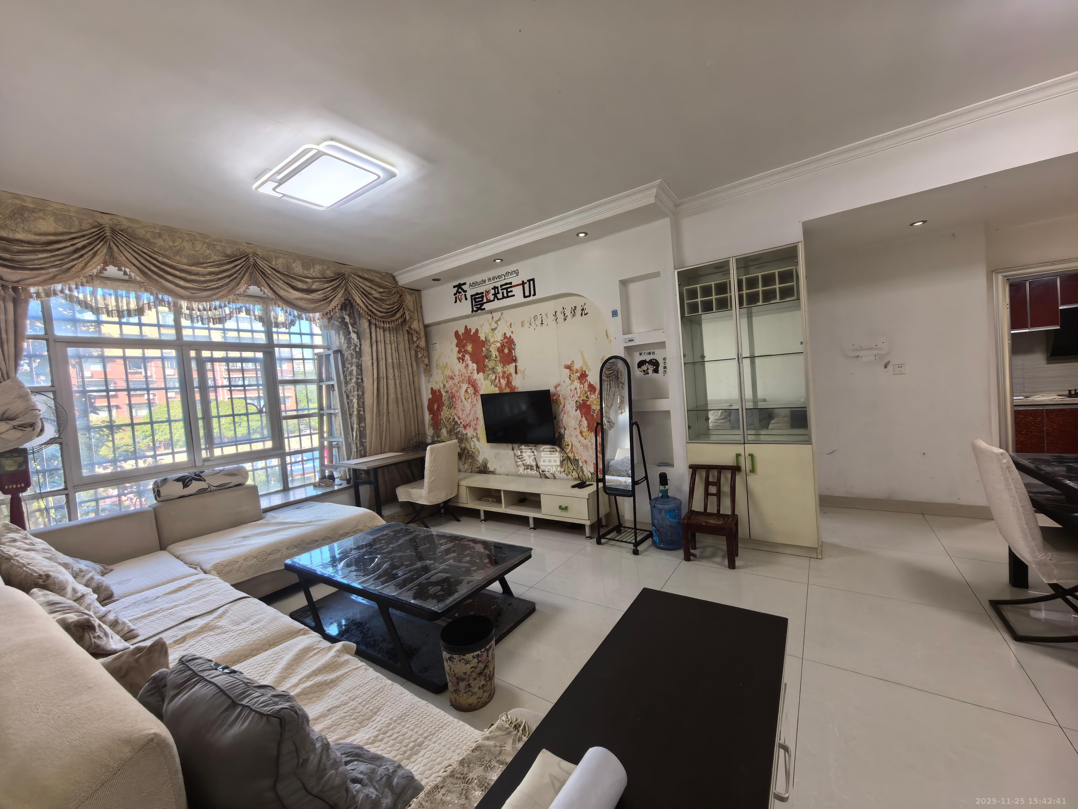 洞井一小区 3室2厅1卫 1900.0元/月 洞井一小区 3室2厅1卫 1900.0元/月室内图