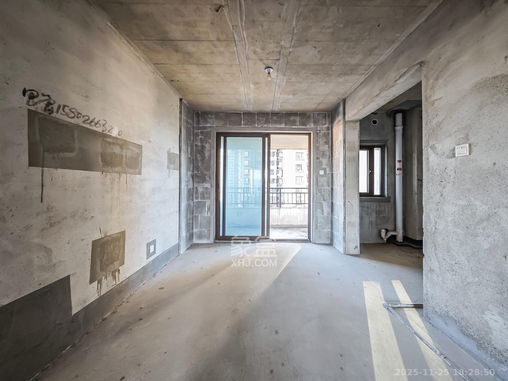 山语城三期 1室0厅0卫 114.0万 山语城三期 1室0厅0卫 114.0万客厅