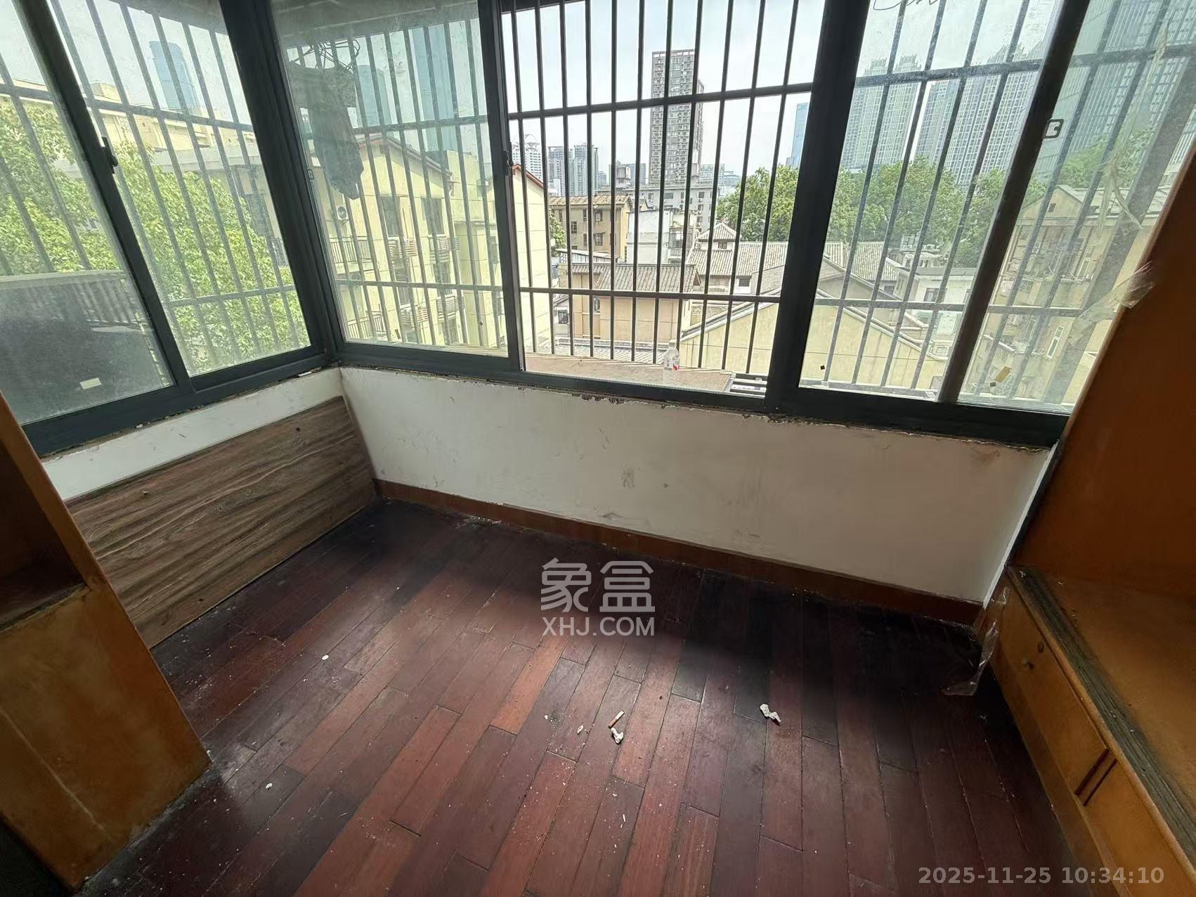 宏金花园  4室1厅2卫    2300.0元/月室内图