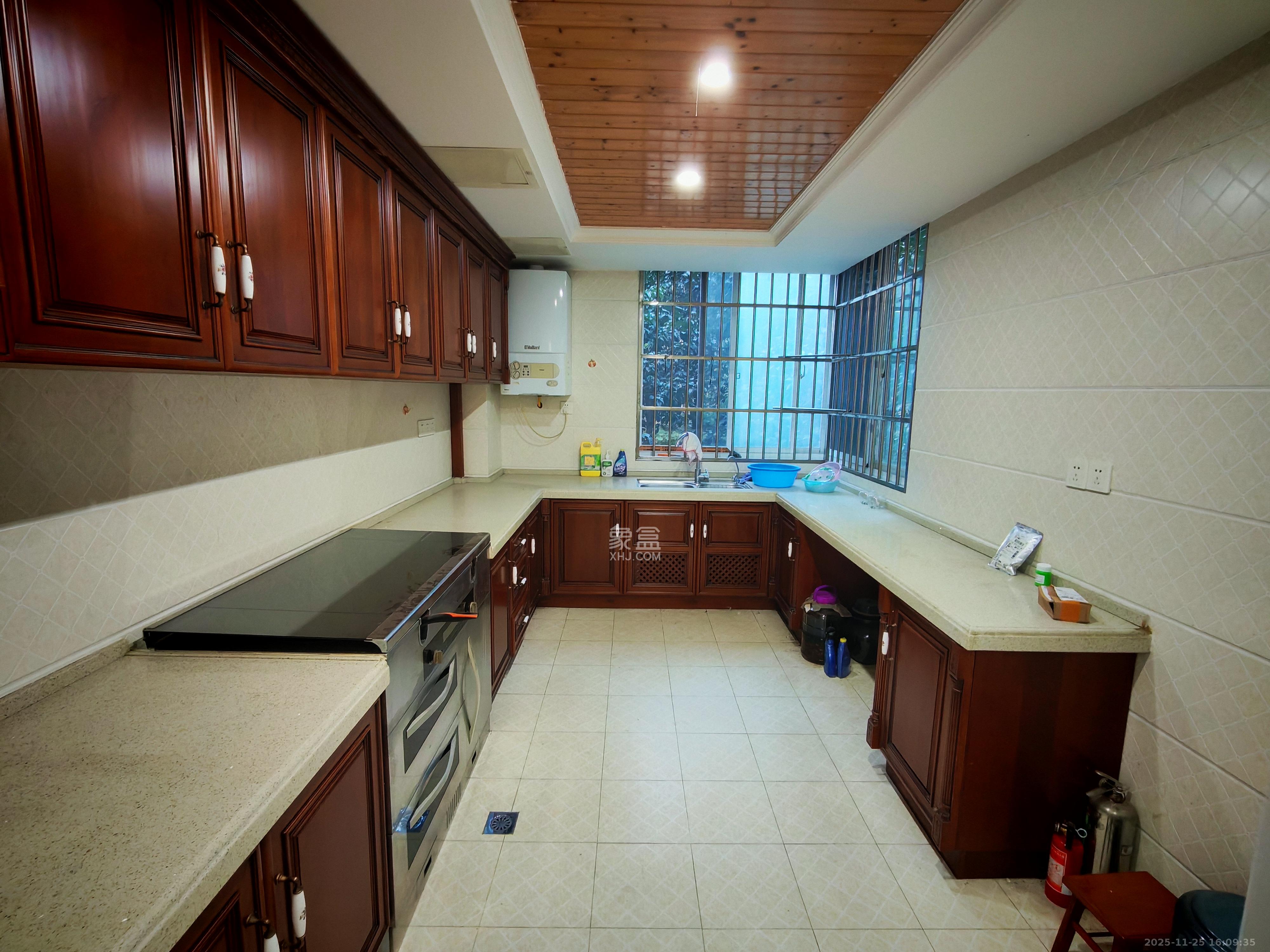 左岸春天 3室2厅2卫 3000.0元/月 左岸春天 3室2厅2卫 3000.0元/月室内图