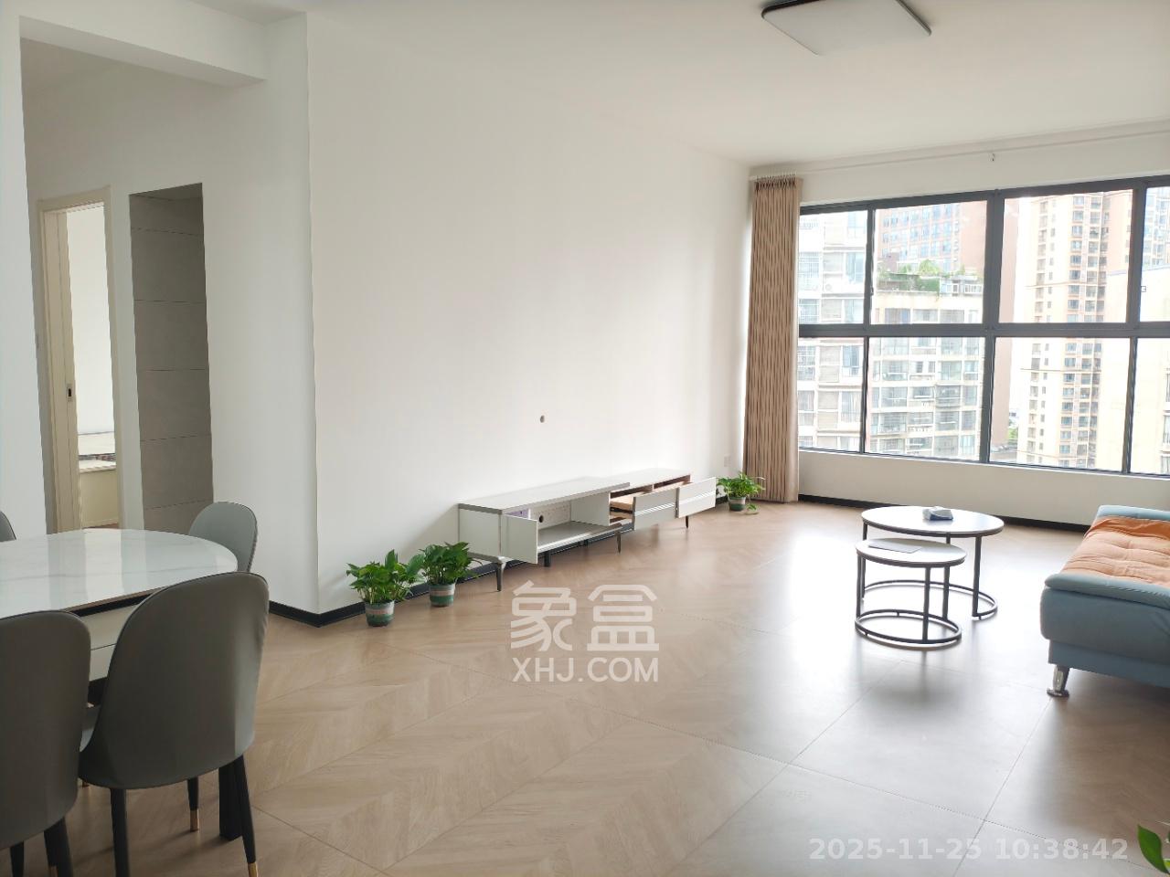 枫华府第 3室2厅2卫 2400.0元/月 枫华府第 3室2厅2卫 2400.0元/月室内图