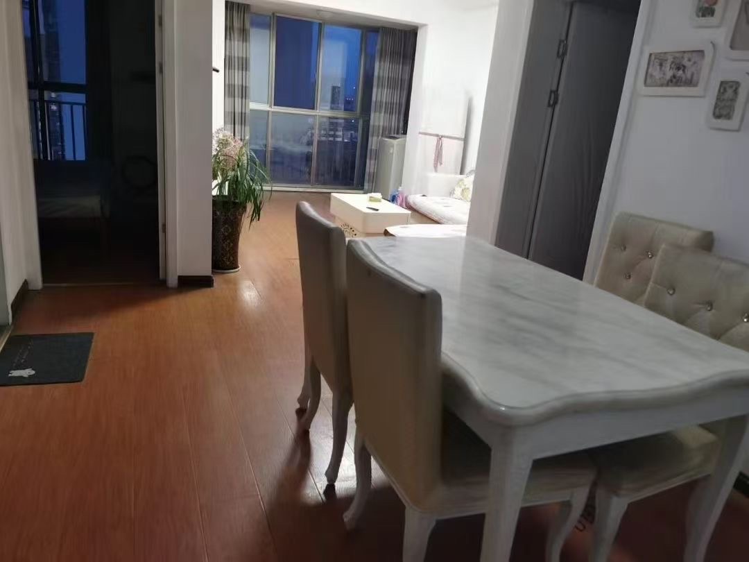 维港十字街  2室1厅1卫    1500.0元/月室内图