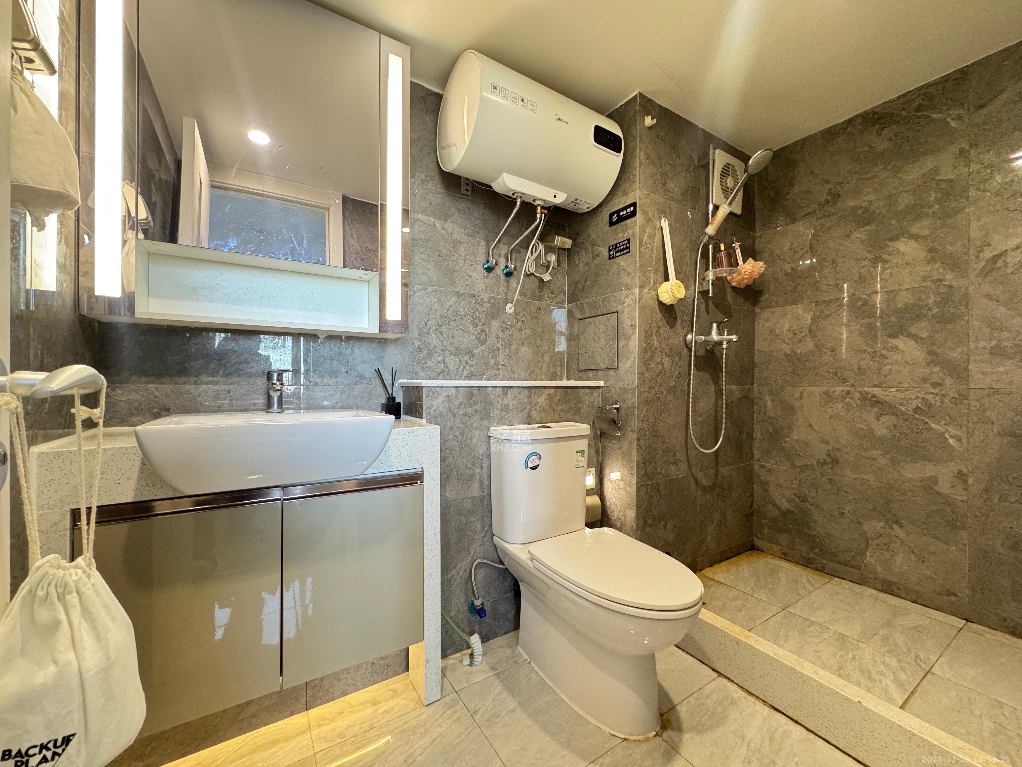 华远华时代 1室1厅2卫 4500.0元/月 华远华时代 1室1厅2卫 4500.0元/月室内图