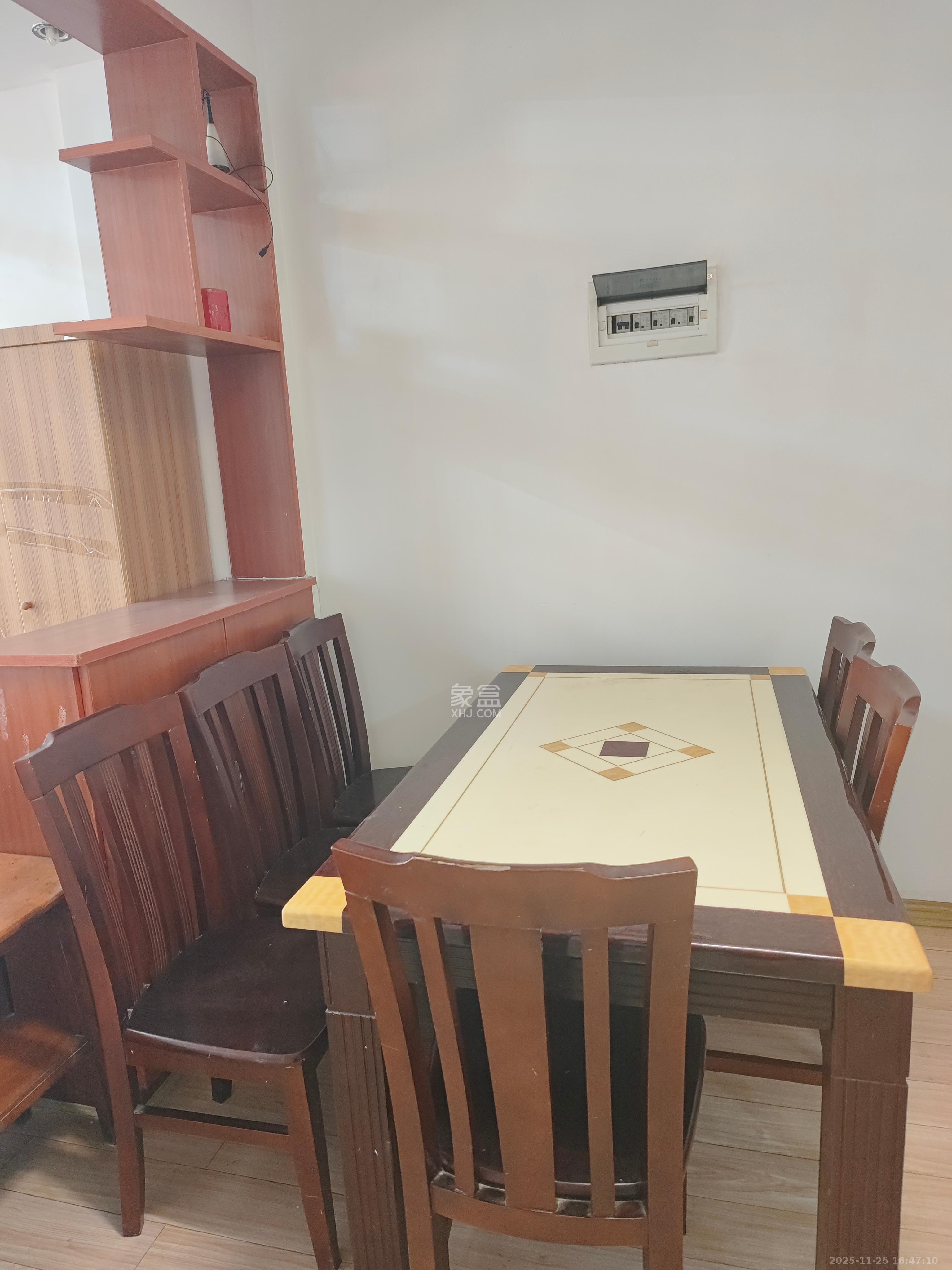 新诚小区  2室2厅1卫    1500.0元/月室内图