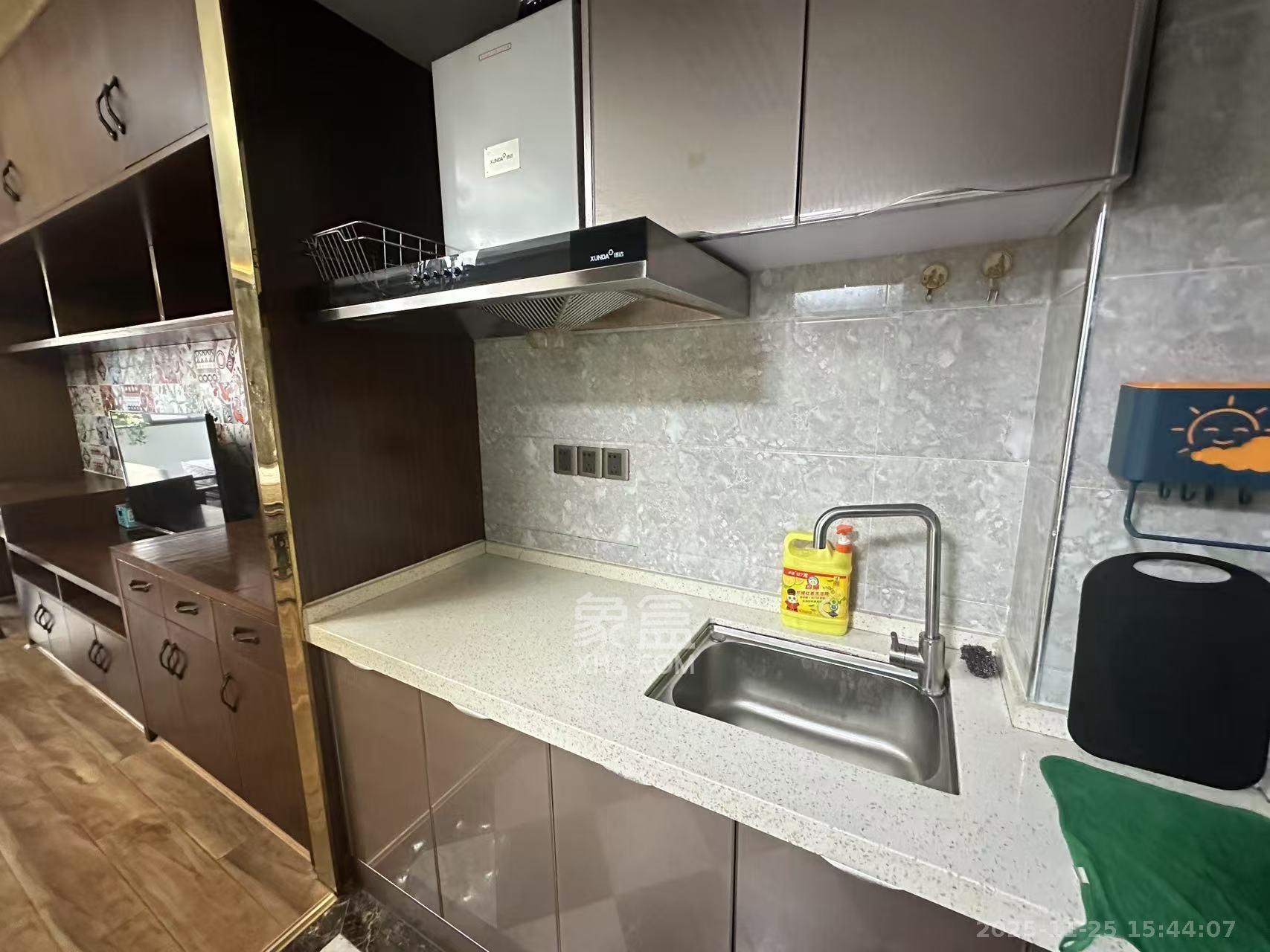 保利国际广场 1室1厅1卫 1800.0元/月 保利国际广场 1室1厅1卫 1800.0元/月室内图