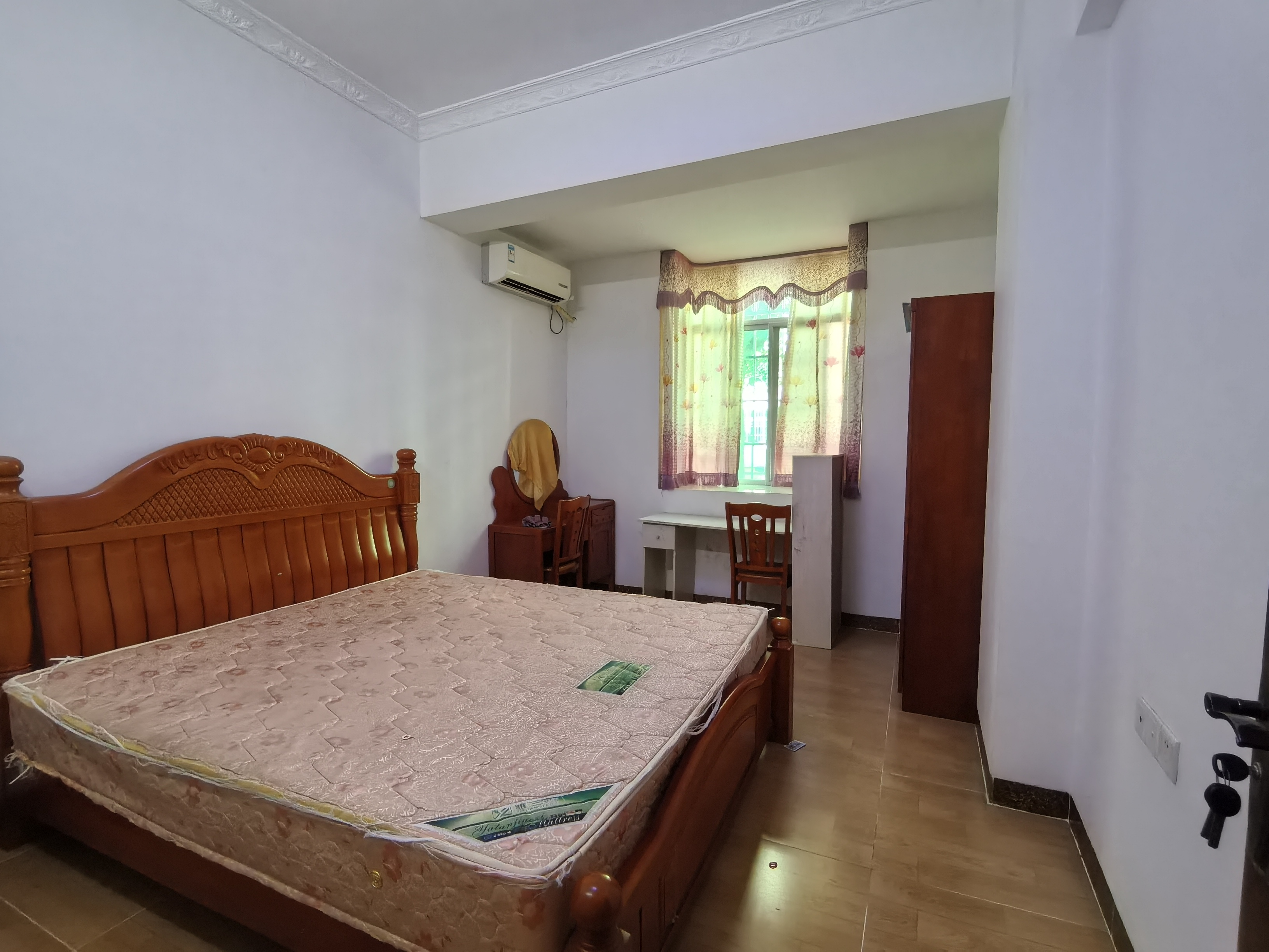 富源佳园  3室2厅2卫    2400.0元/月室内图