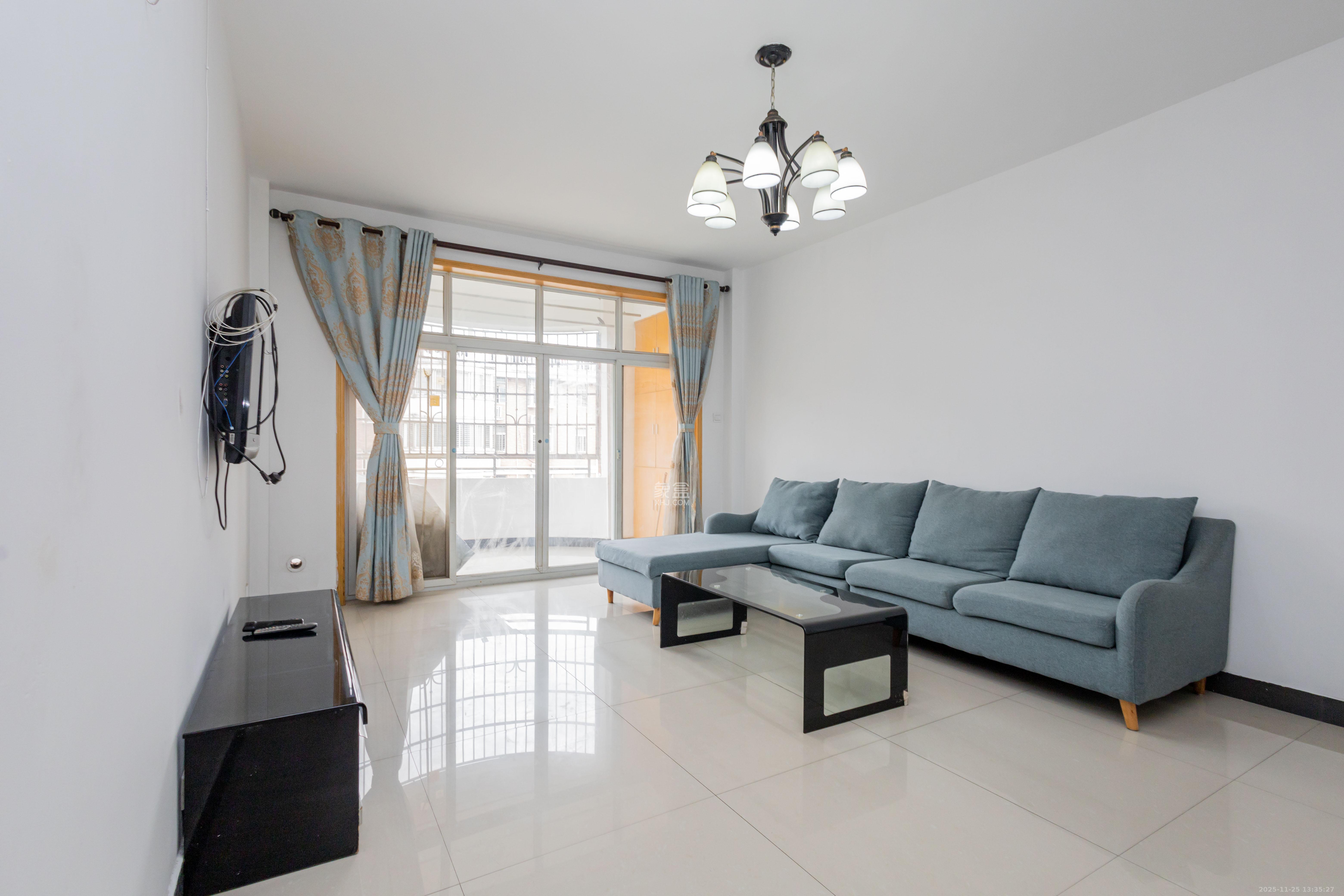 星城国际  2室2厅1卫    36.8万客厅