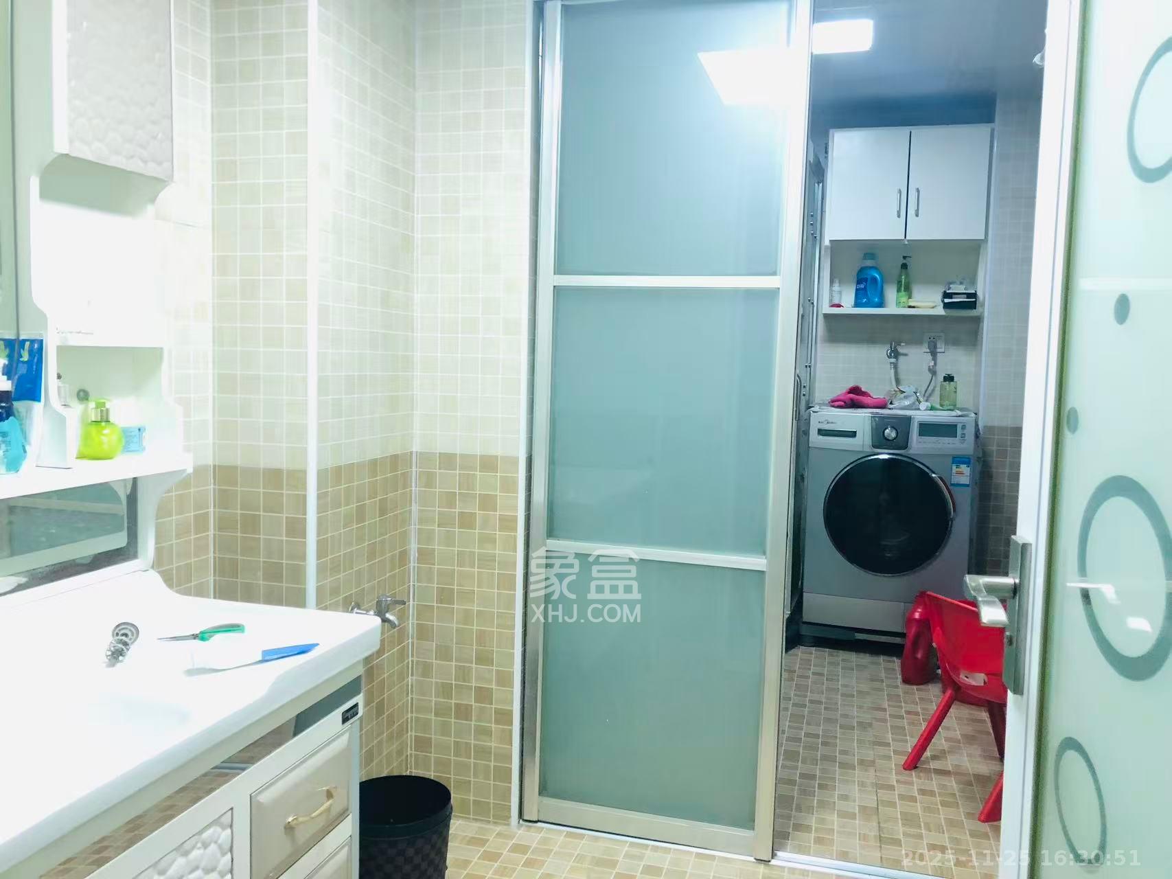 上河国际C区  3室2厅1卫    2800.0元/月室内图