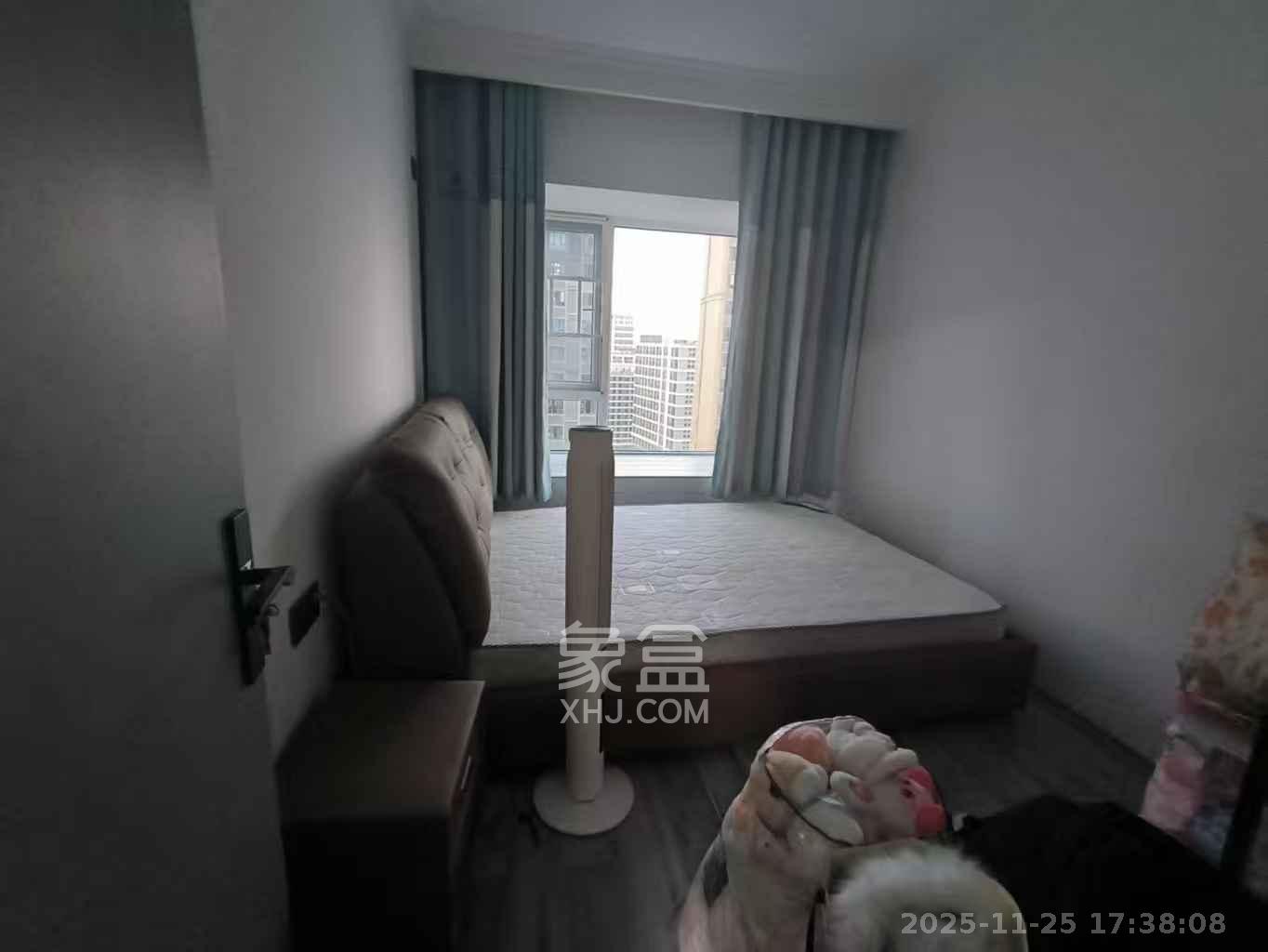 荣盛花语城 3室2厅1卫 2200.0元/月 荣盛花语城 3室2厅1卫 2200.0元/月室内图