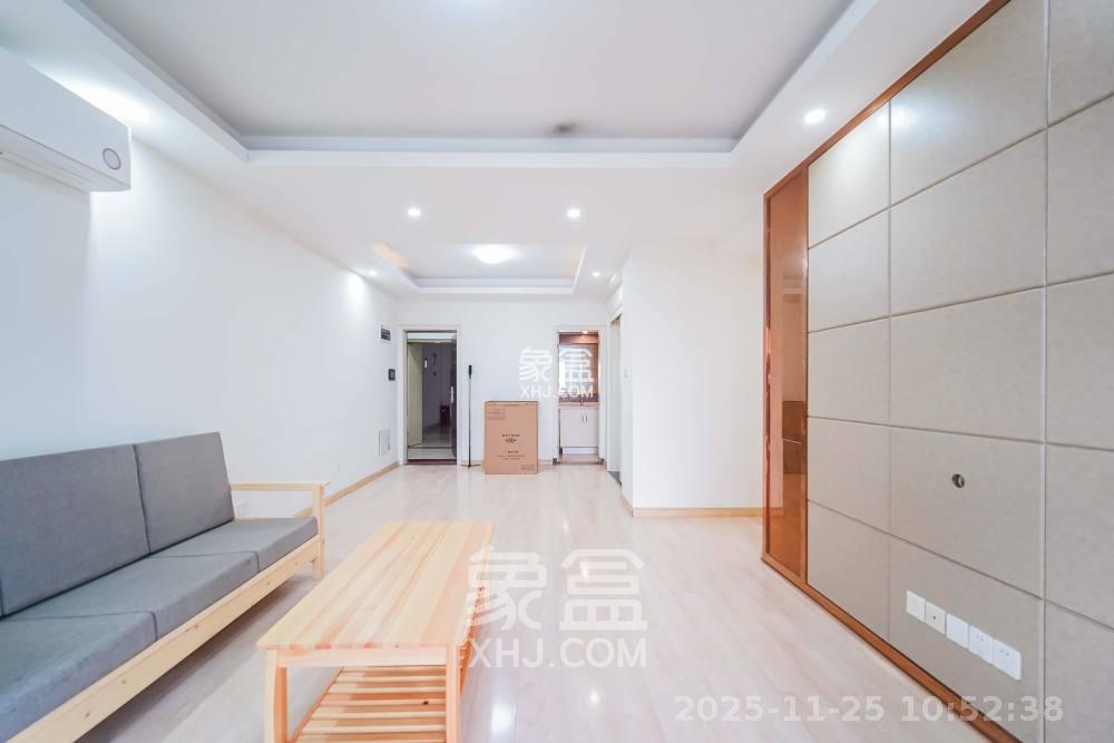 五江天街北区 3室2厅2卫 2400.0元/月 五江天街北区 3室2厅2卫 2400.0元/月室内图