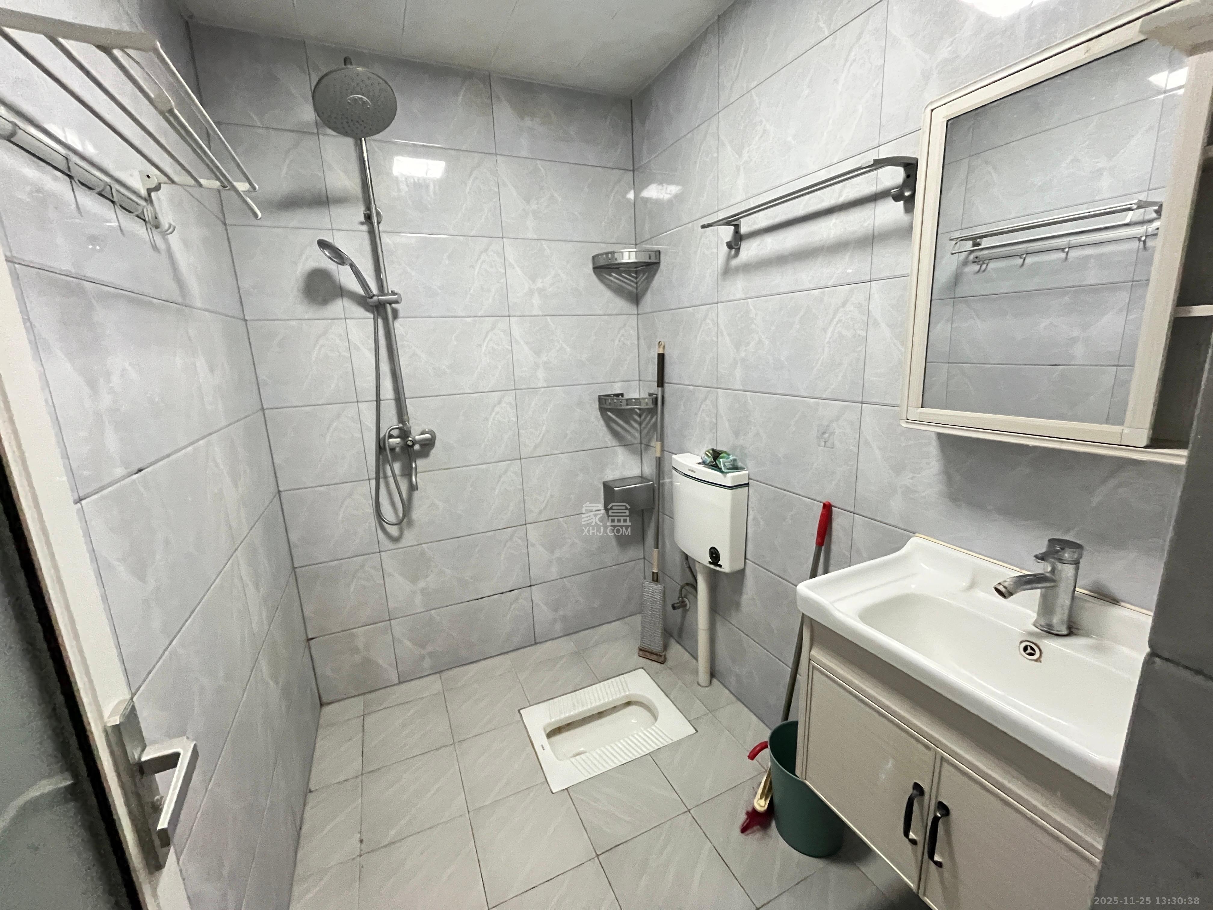 江南华府  1室0厅0卫    1700.0元/月室内图