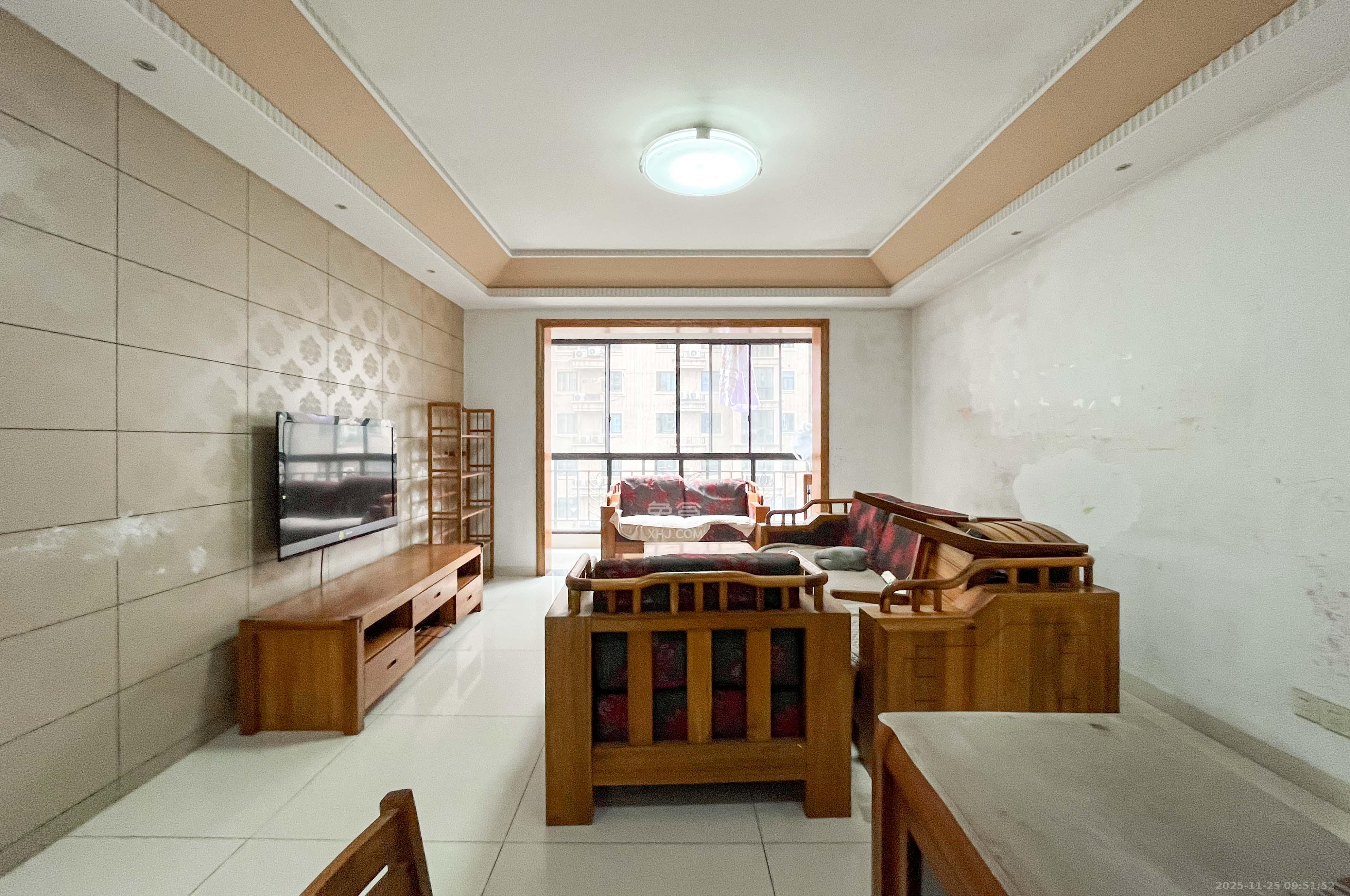 沁园春御院 1室2厅2卫 165.0万 沁园春御院 1室2厅2卫 165.0万客厅