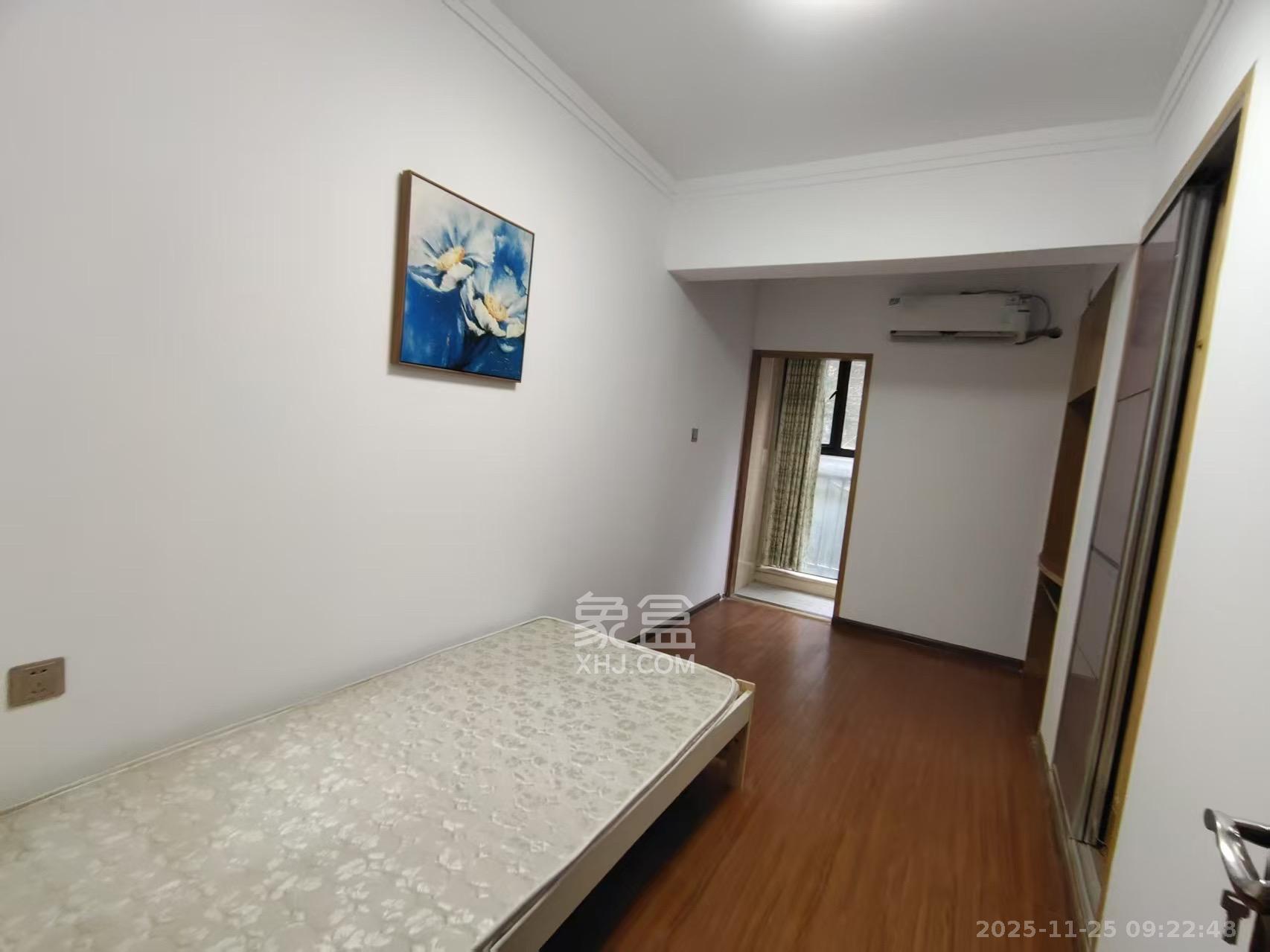 翡翠云天  3室2厅2卫    2300.0元/月室内图