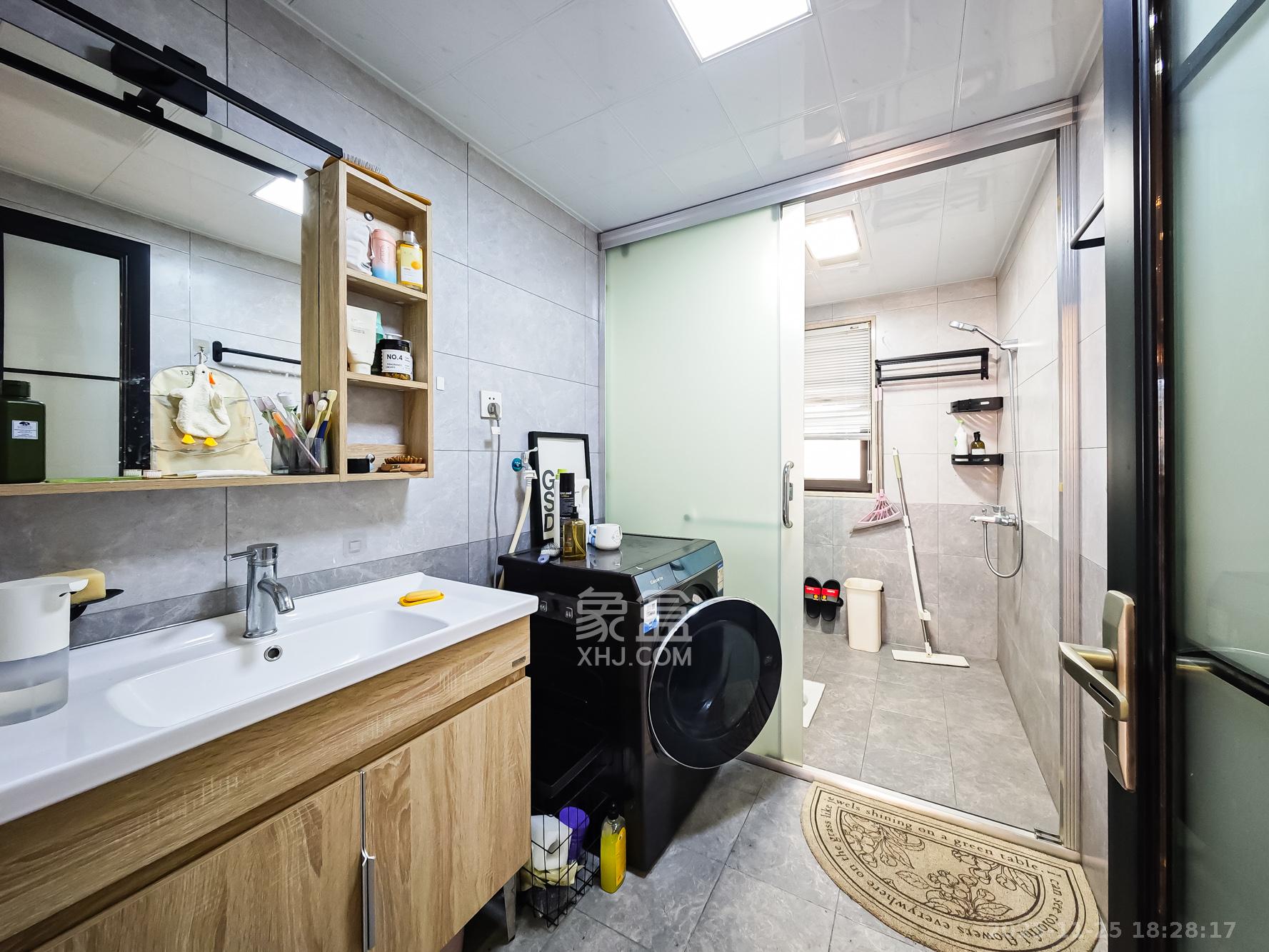 山语城三期 3室2厅2卫 105.0万 山语城三期 3室2厅2卫 105.0万卫生间