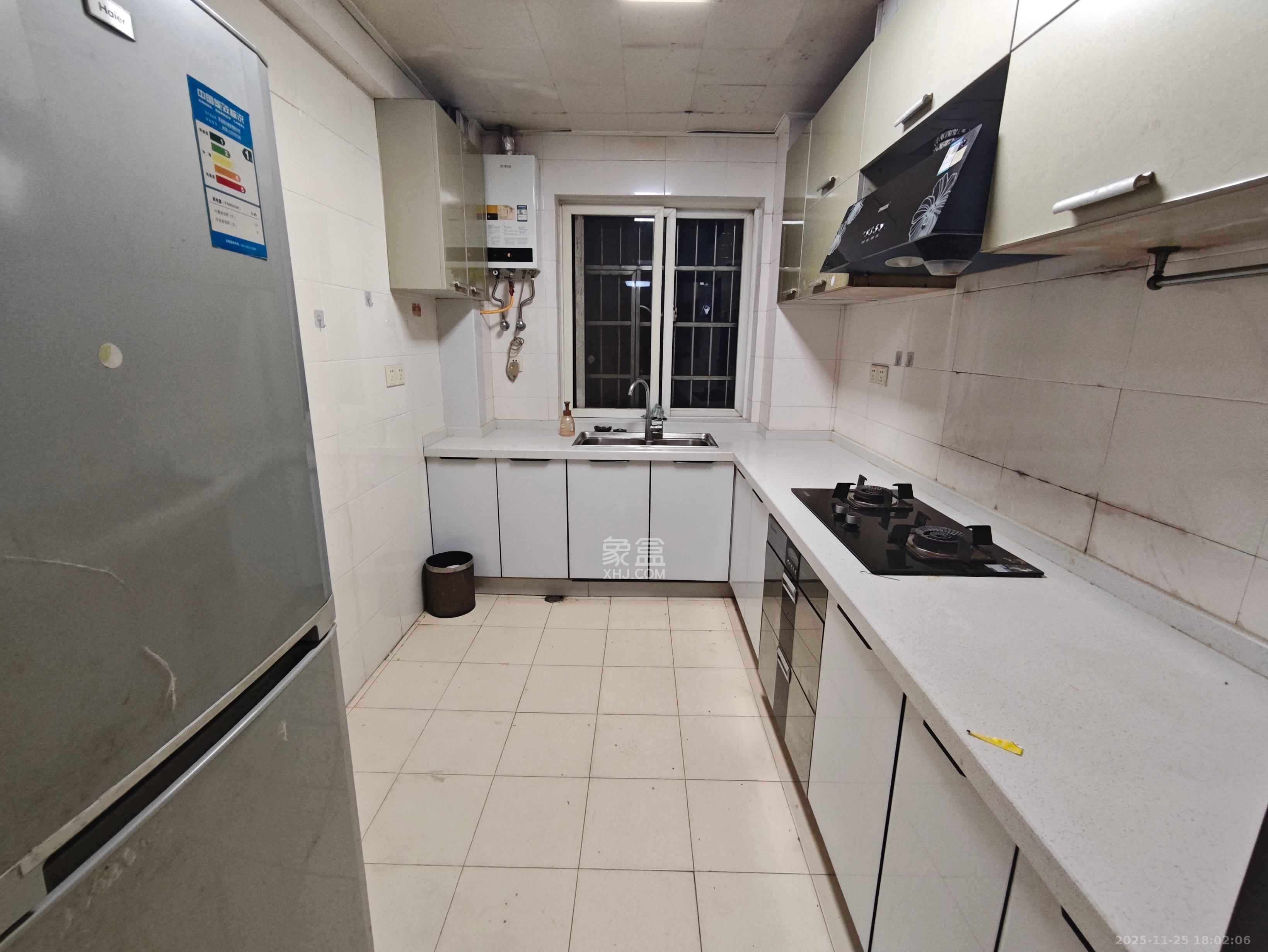 紫薇鑫园  3室2厅2卫    2300.0元/月室内图