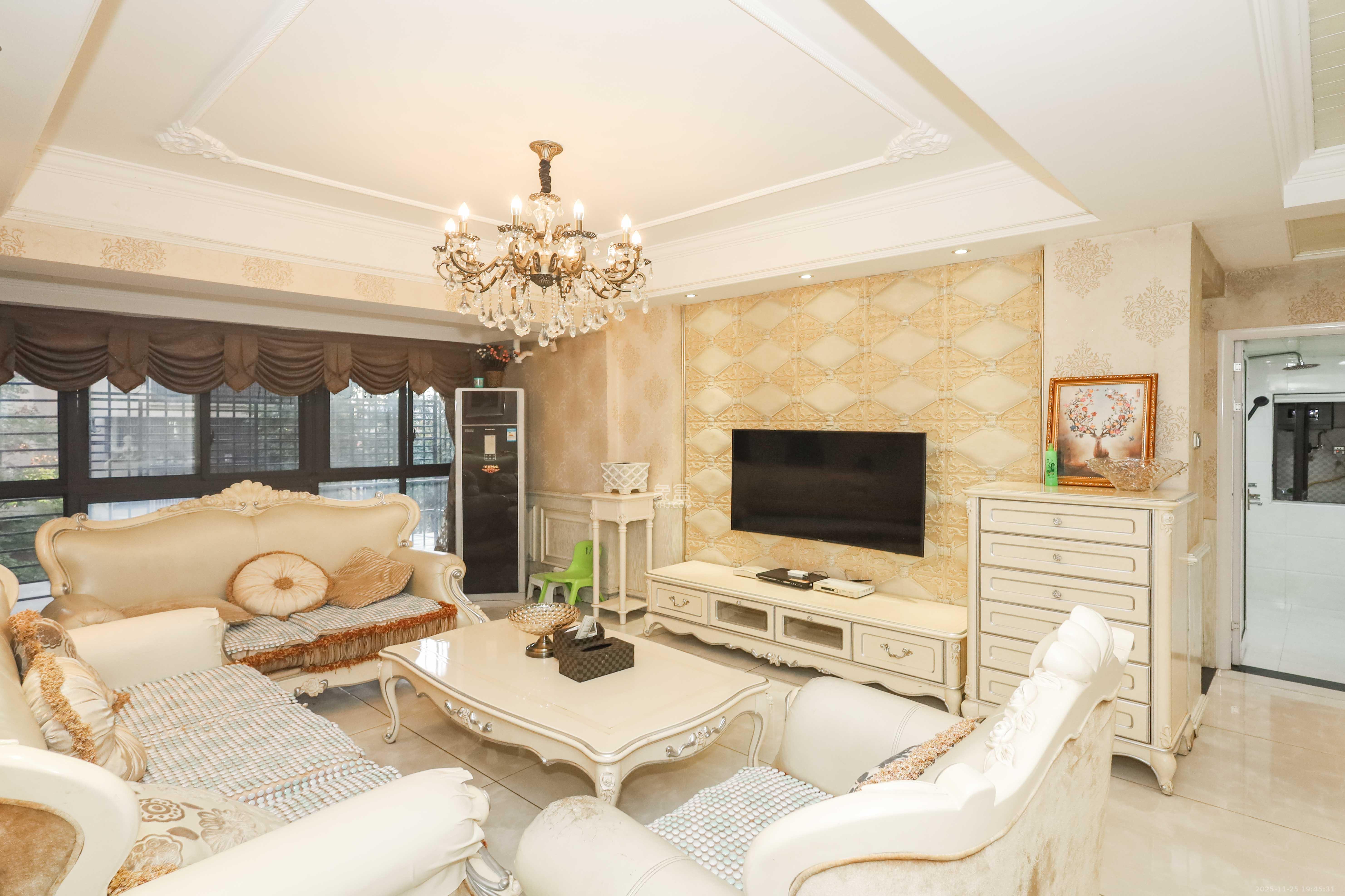 保利麓谷林语F区 1室0厅0卫 145.0万 保利麓谷林语F区 1室0厅0卫 145.0万客厅