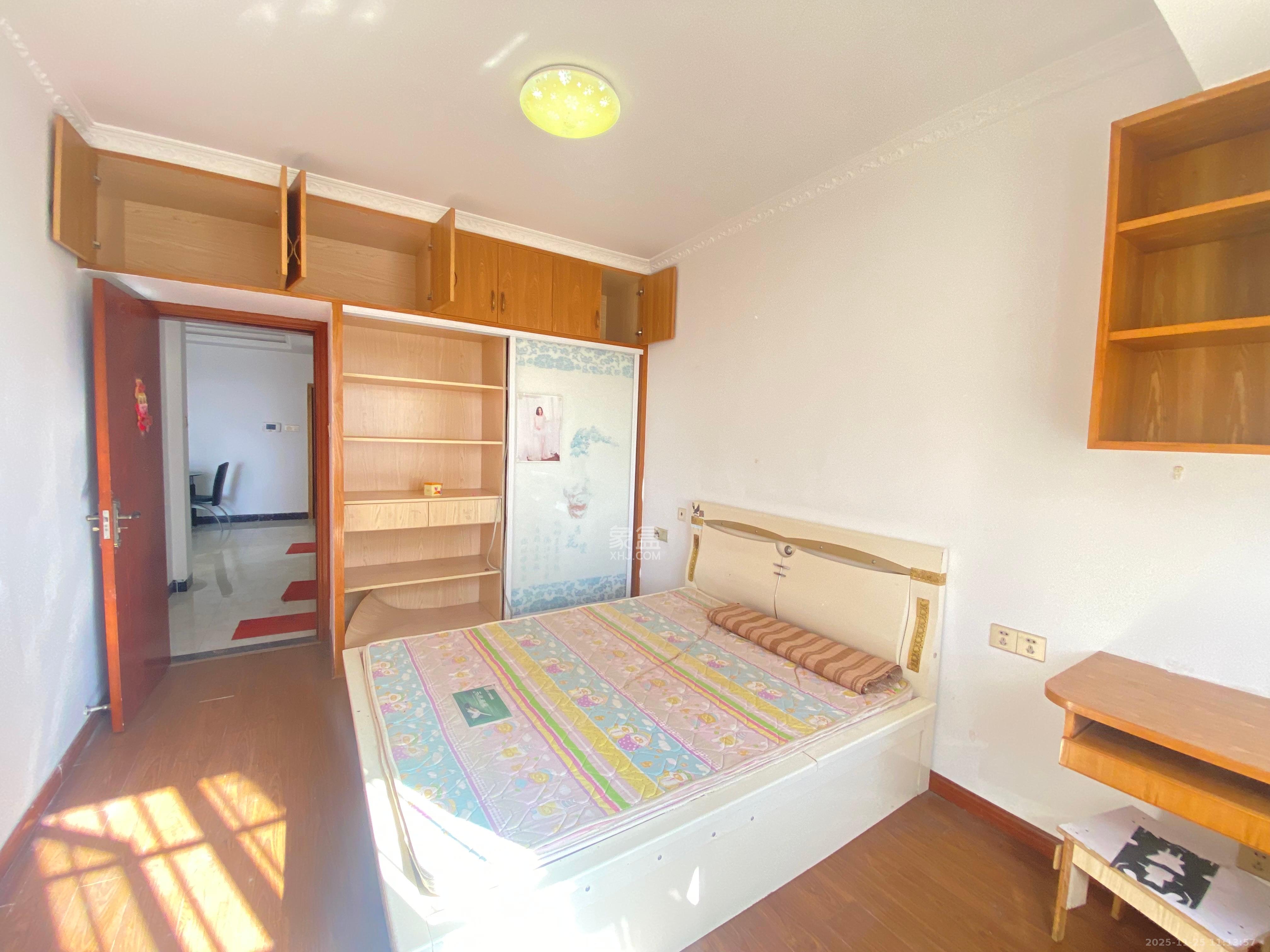 金地三千府（金地湖山樾、金地自在城）  2室2厅1卫    1400.0元/月室内图