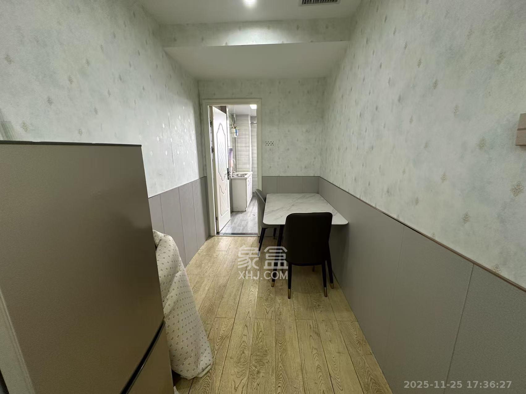 京武浪琴山一、二期  1室1厅1卫    2800.0元/月室内图