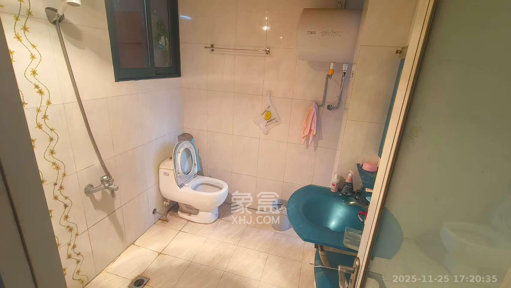 中江国际花城 1室1厅1卫 1500.0元/月 中江国际花城 1室1厅1卫 1500.0元/月室内图