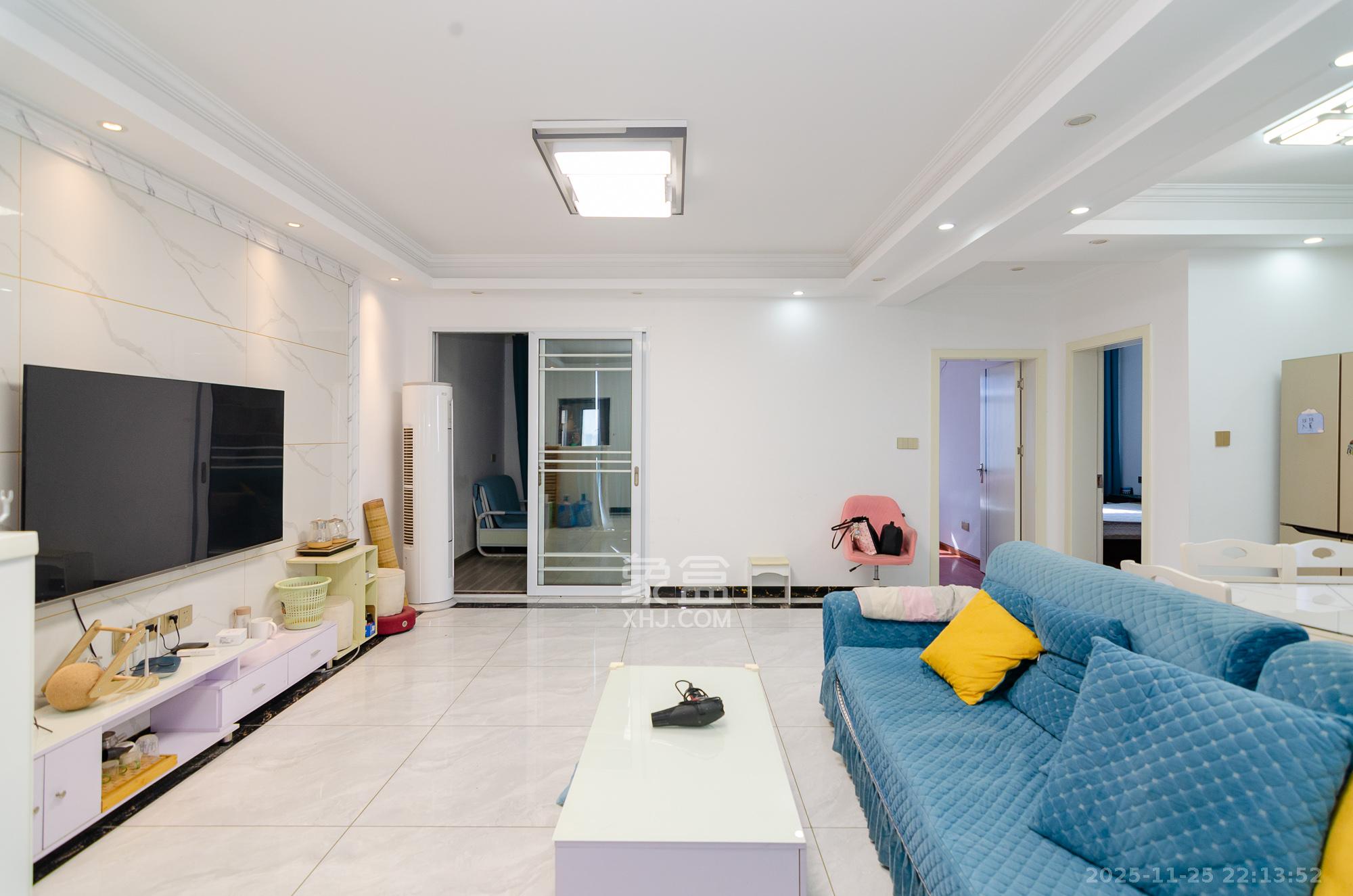 才子城 3室2厅2卫 59.8万 才子城 3室2厅2卫 59.8万客厅