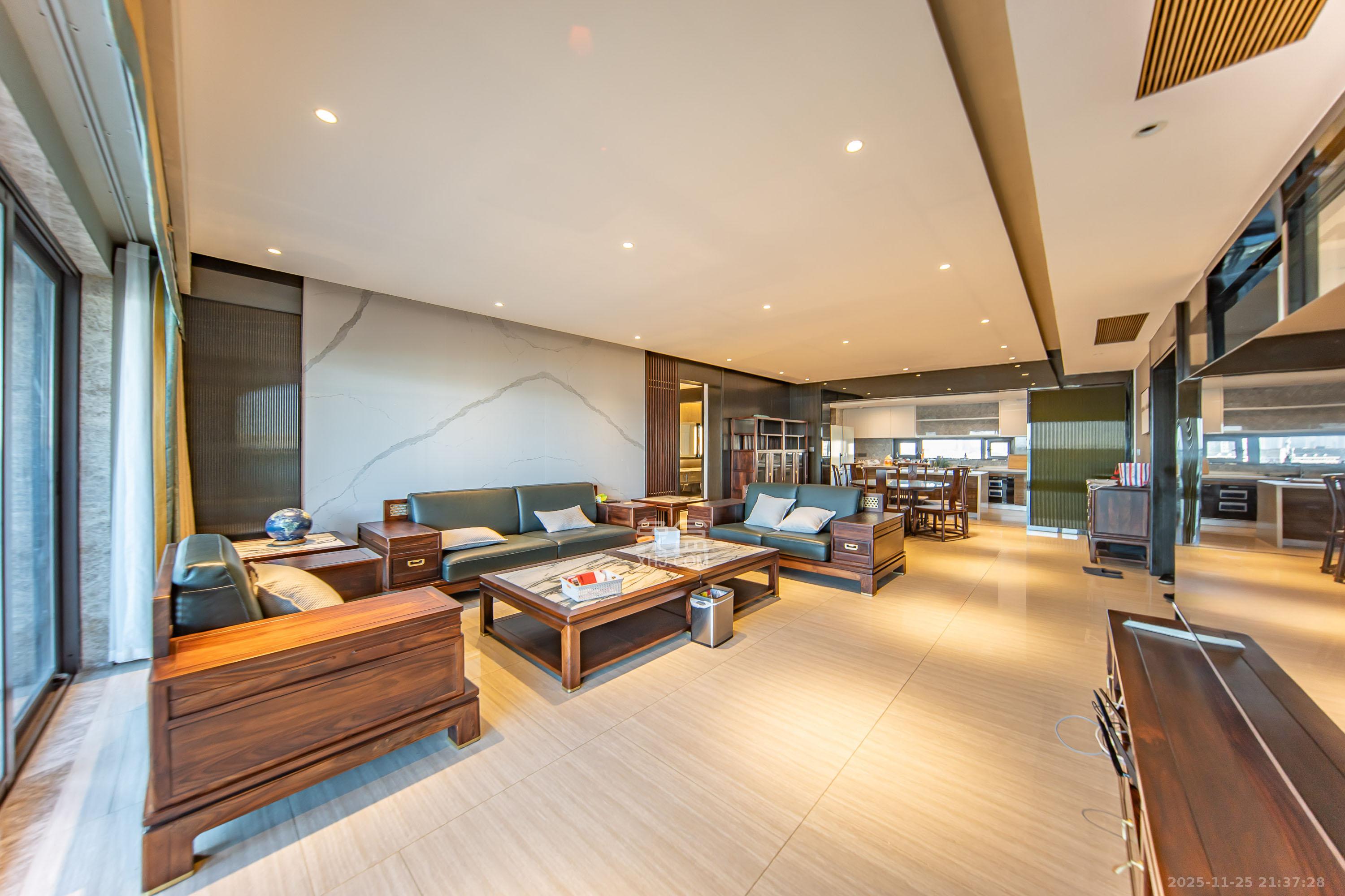 珠江颐德公馆  4室2厅2卫    330.0万