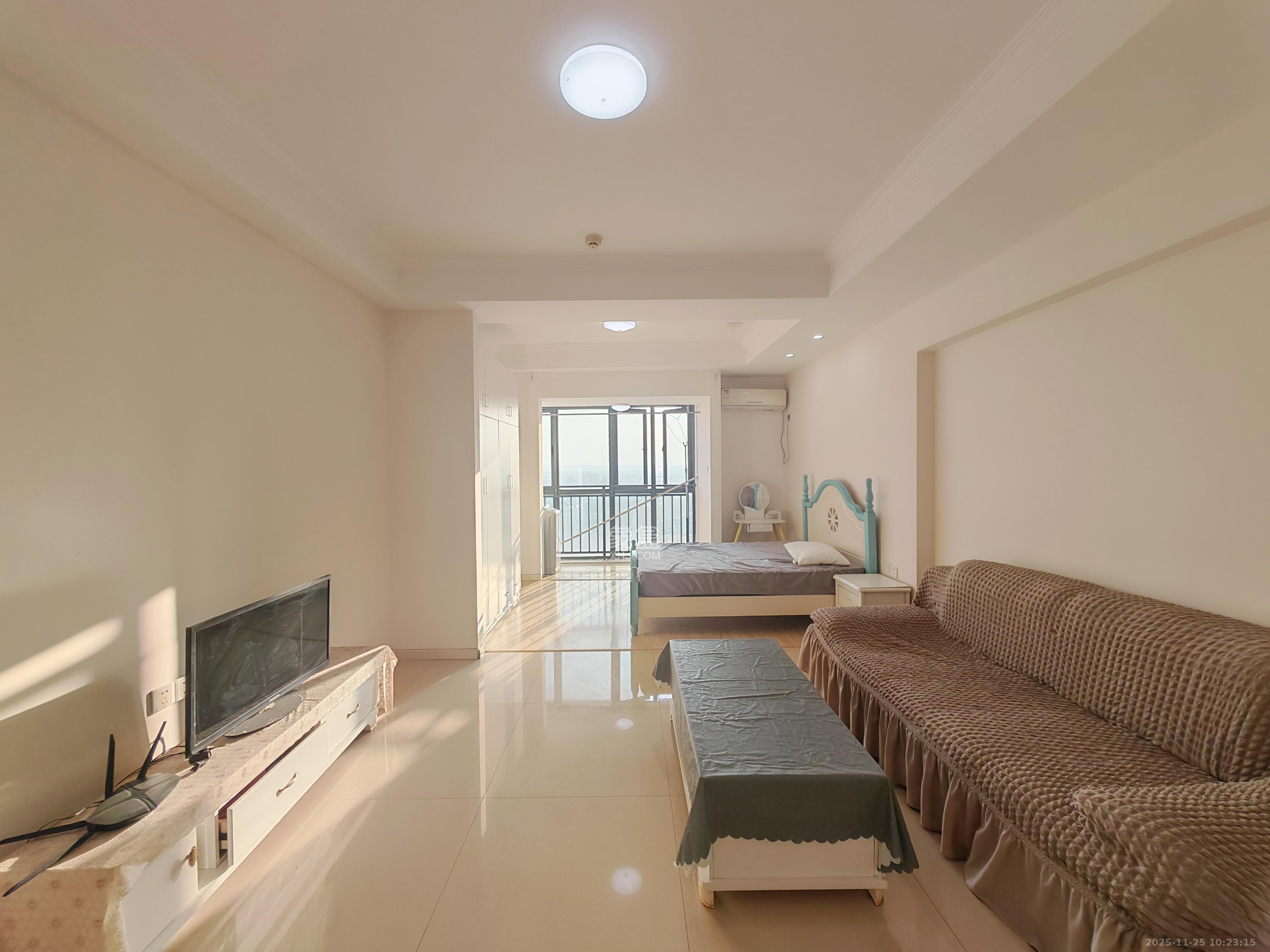 九峰远见  1室1厅1卫    1500.0元/月