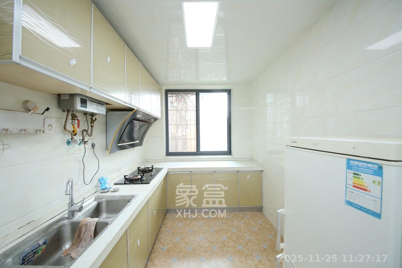 戥子桥散盘  1室1厅1卫    2300.0元/月室内图