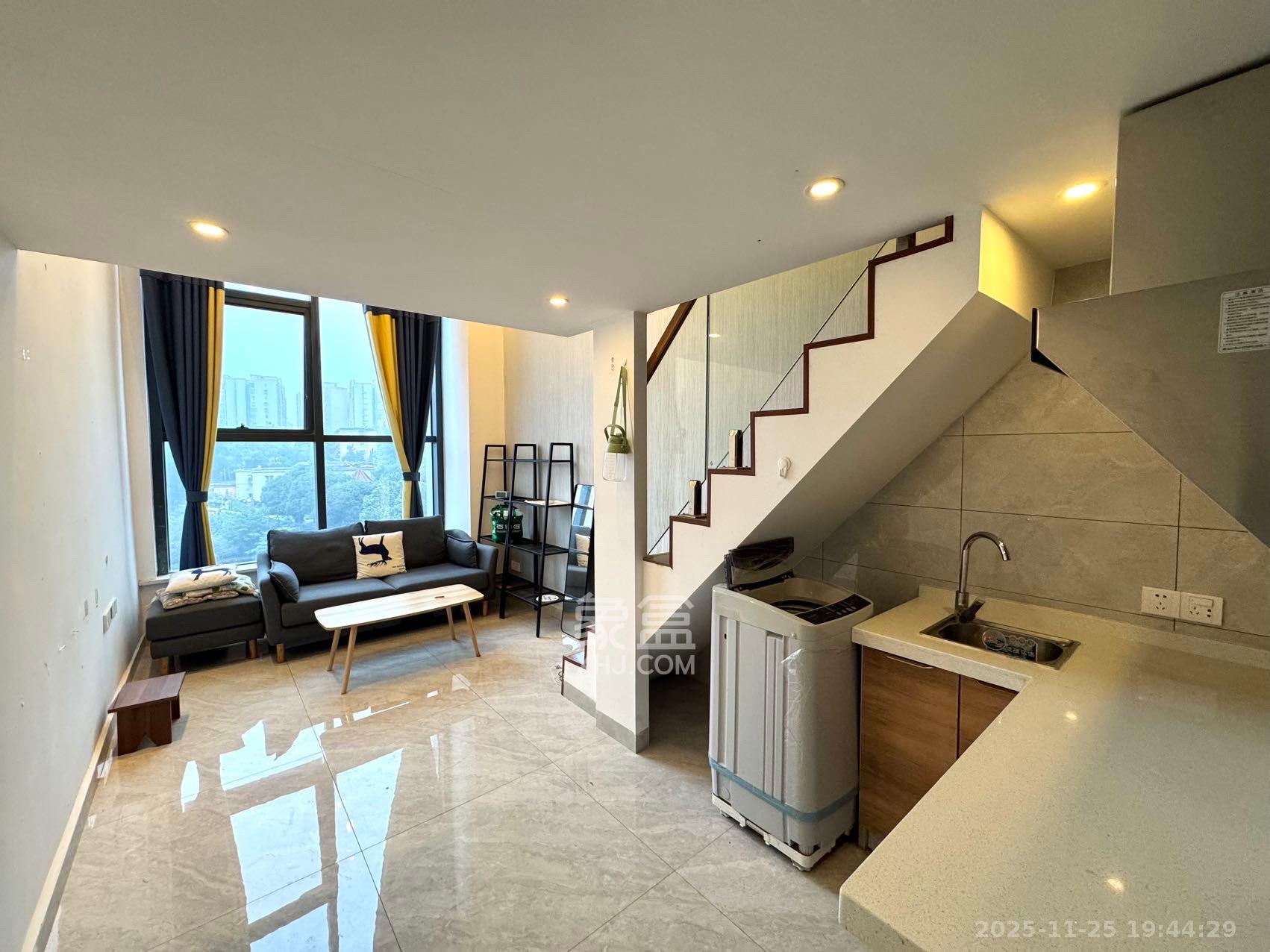 裕天国际商汇中心  1室1厅1卫    1600.0元/月室内图