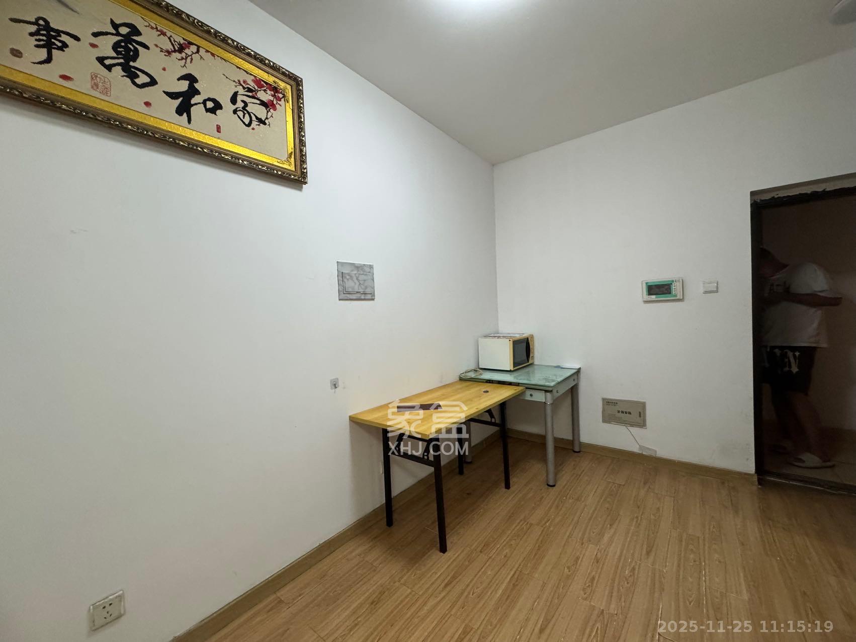 金领家族 1室1厅1卫 1200.0元/月 金领家族 1室1厅1卫 1200.0元/月室内图