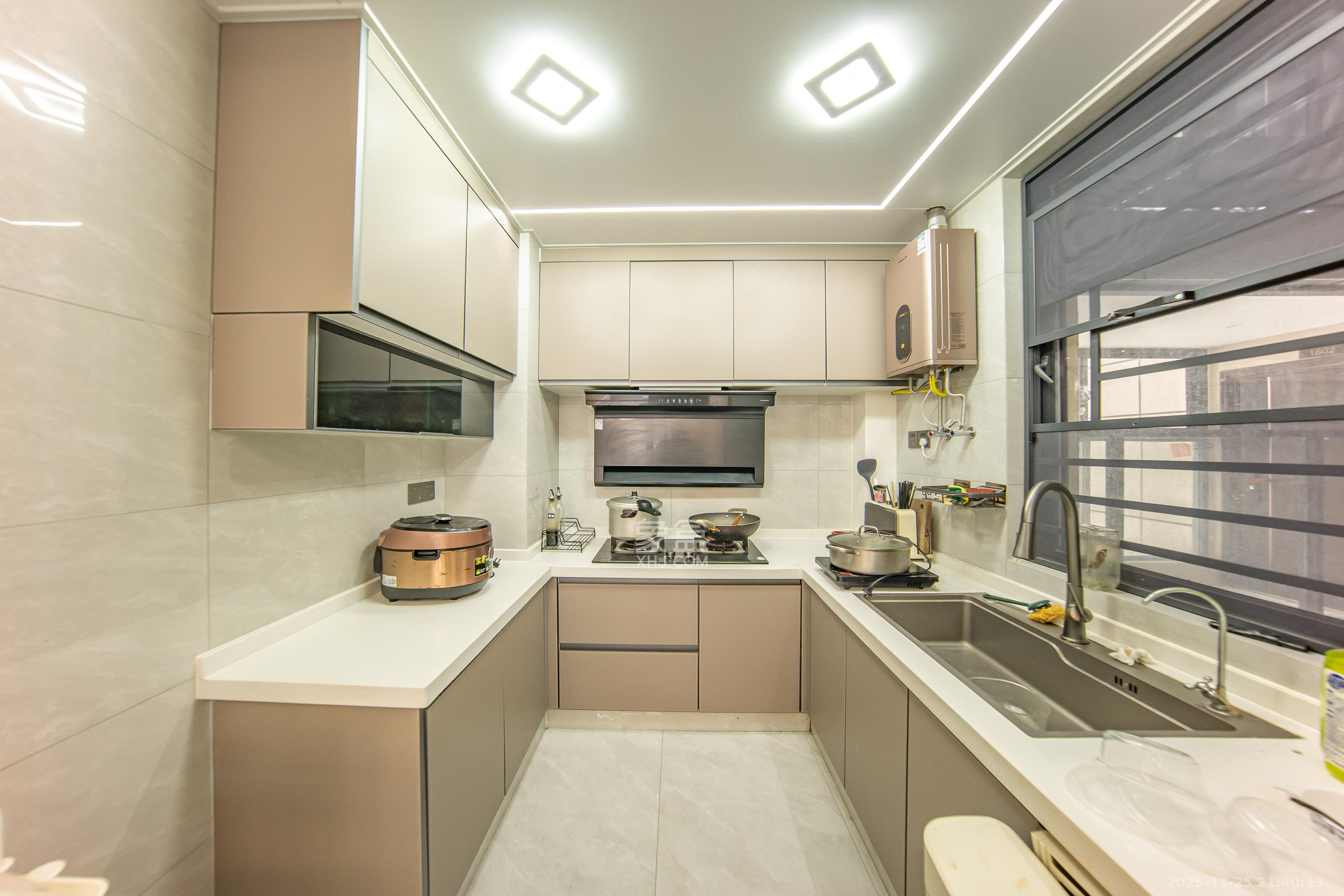 建投象山国际 3室2厅1卫 132.0万 建投象山国际 3室2厅1卫 132.0万厨房