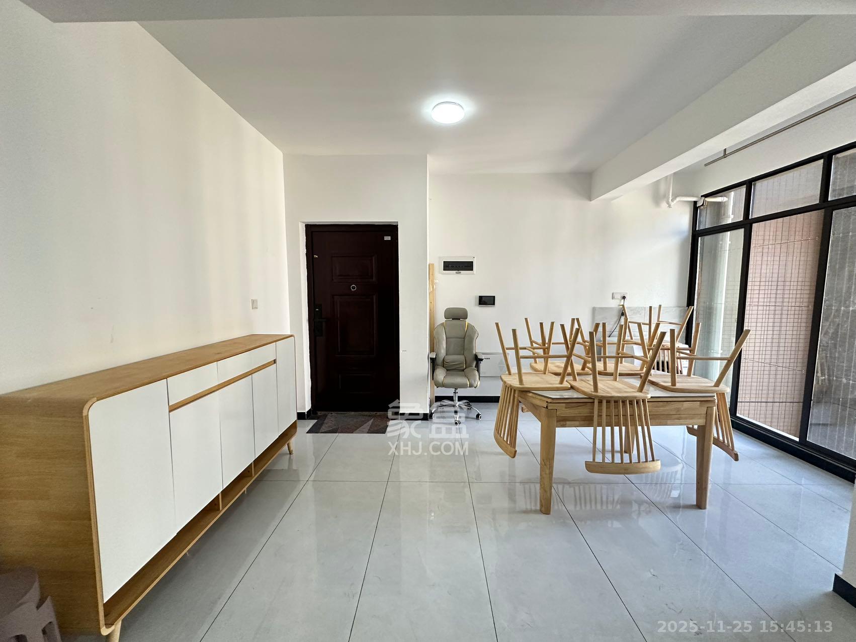 中央美郡  3室2厅2卫    3300.0元/月室内图