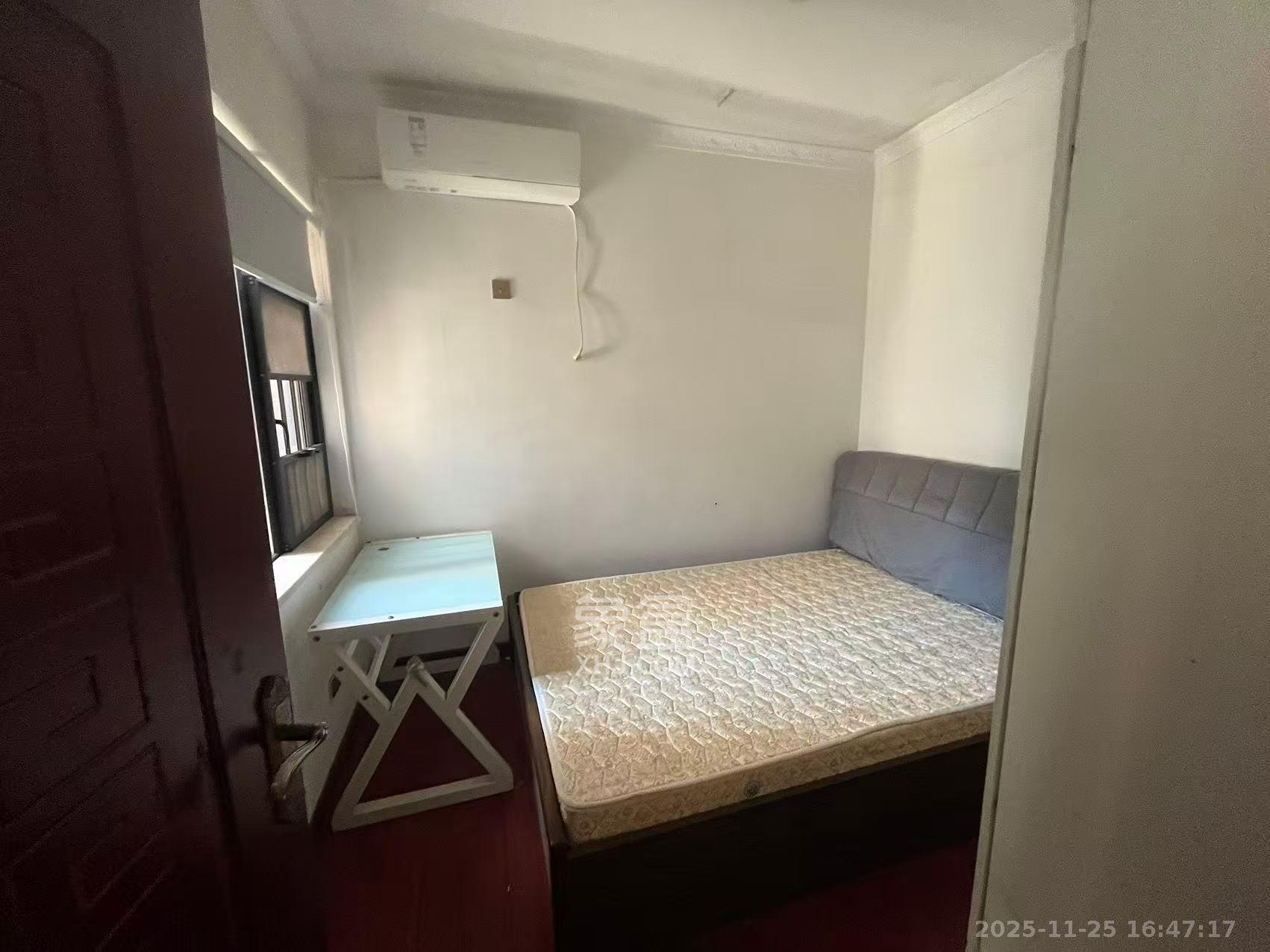 鑫远湘府华城 2室2厅1卫 2500.0元/月 鑫远湘府华城 2室2厅1卫 2500.0元/月室内图