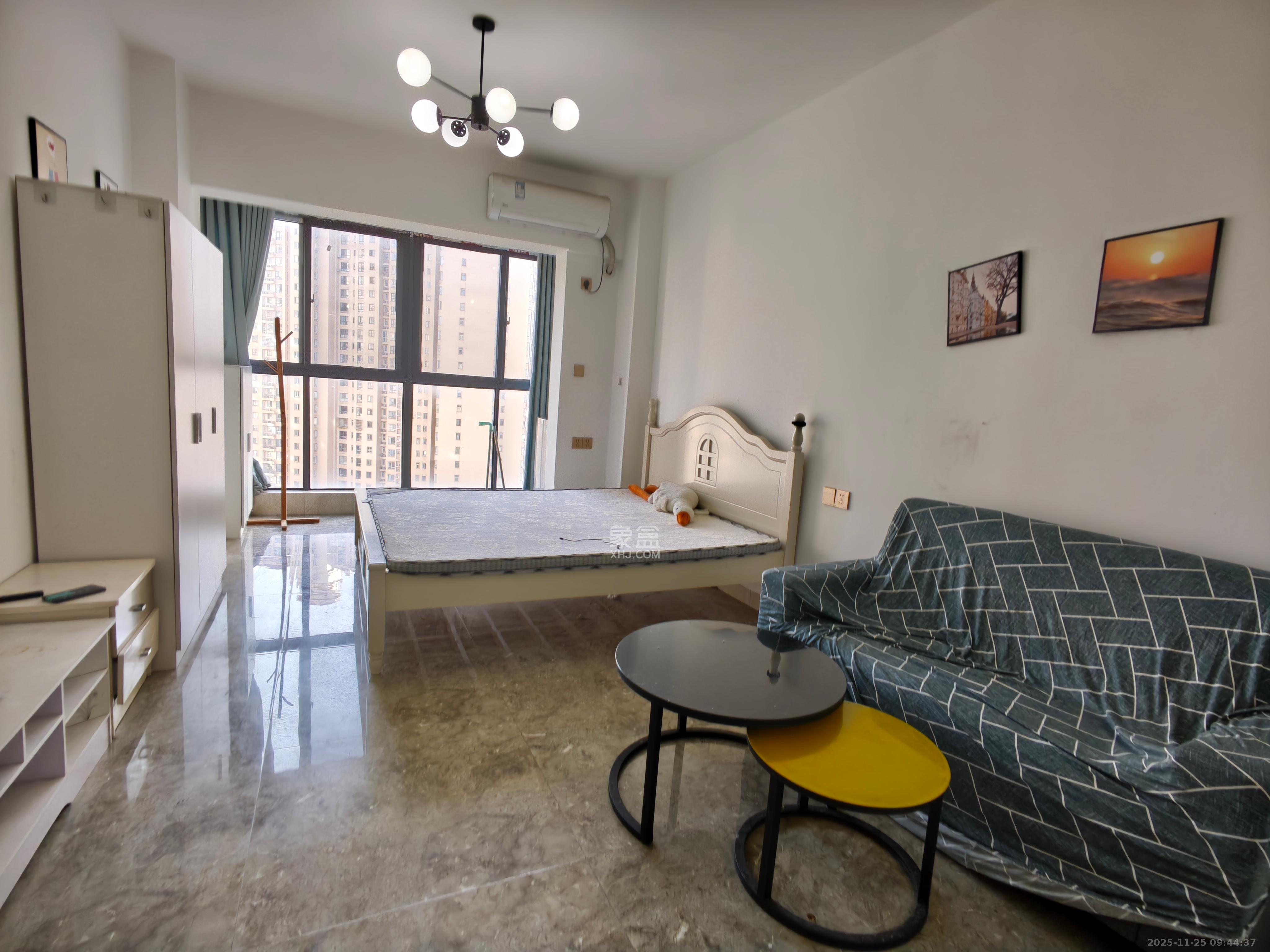 钱隆世家  1室1厅1卫    1400.0元/月室内图