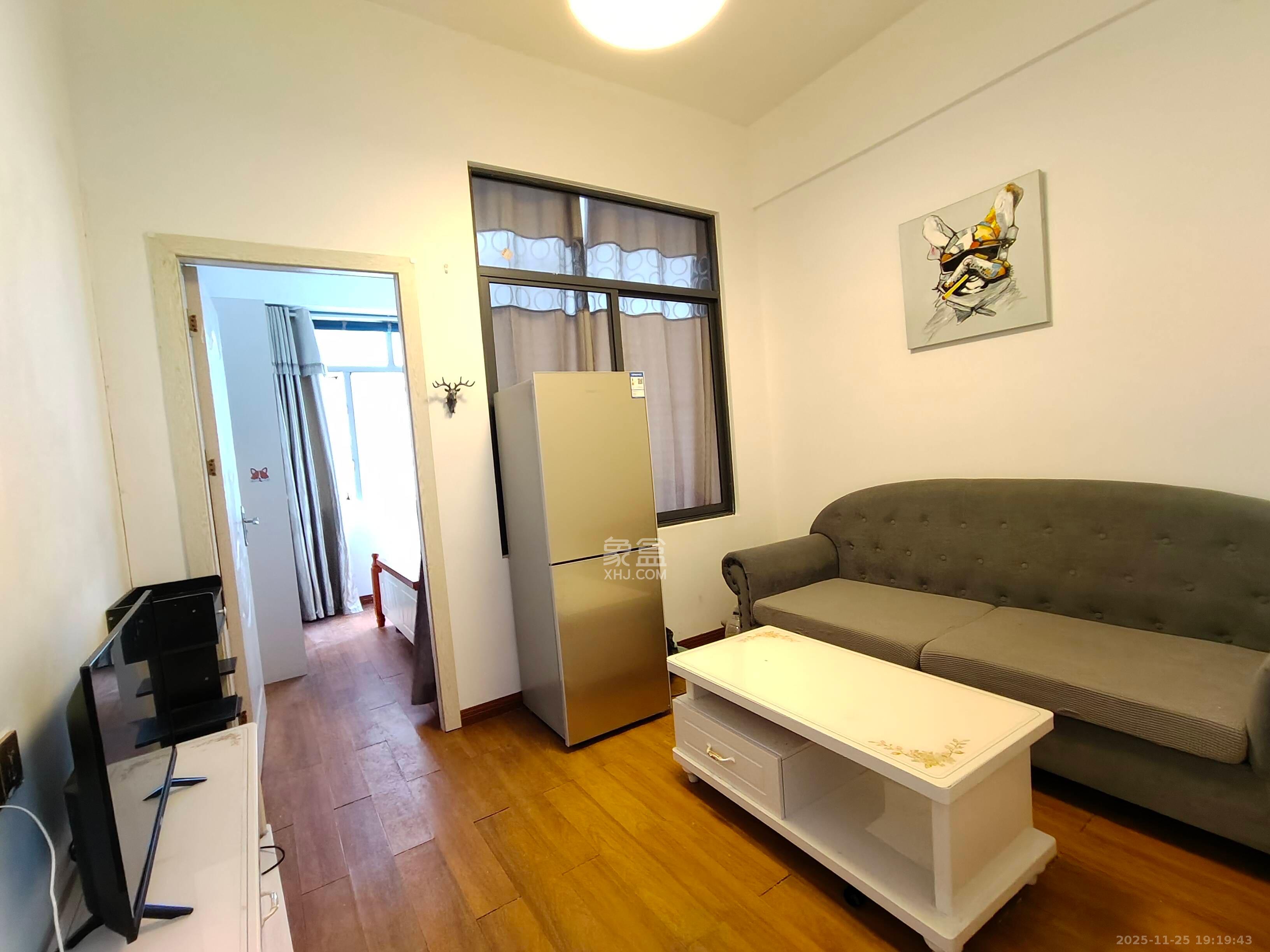 华瑞电子商厦(湖南科佳摄影城) 1室1厅1卫 1500.0元/月 华瑞电子商厦(湖南科佳摄影城) 1室1厅1卫 1500.0元/月室内图